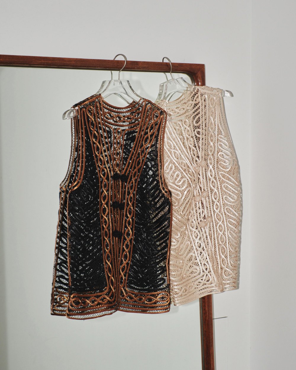 トップス TODAYFUL Embroidery Middle Vest TODAYFUL Embroidery Middle Vest