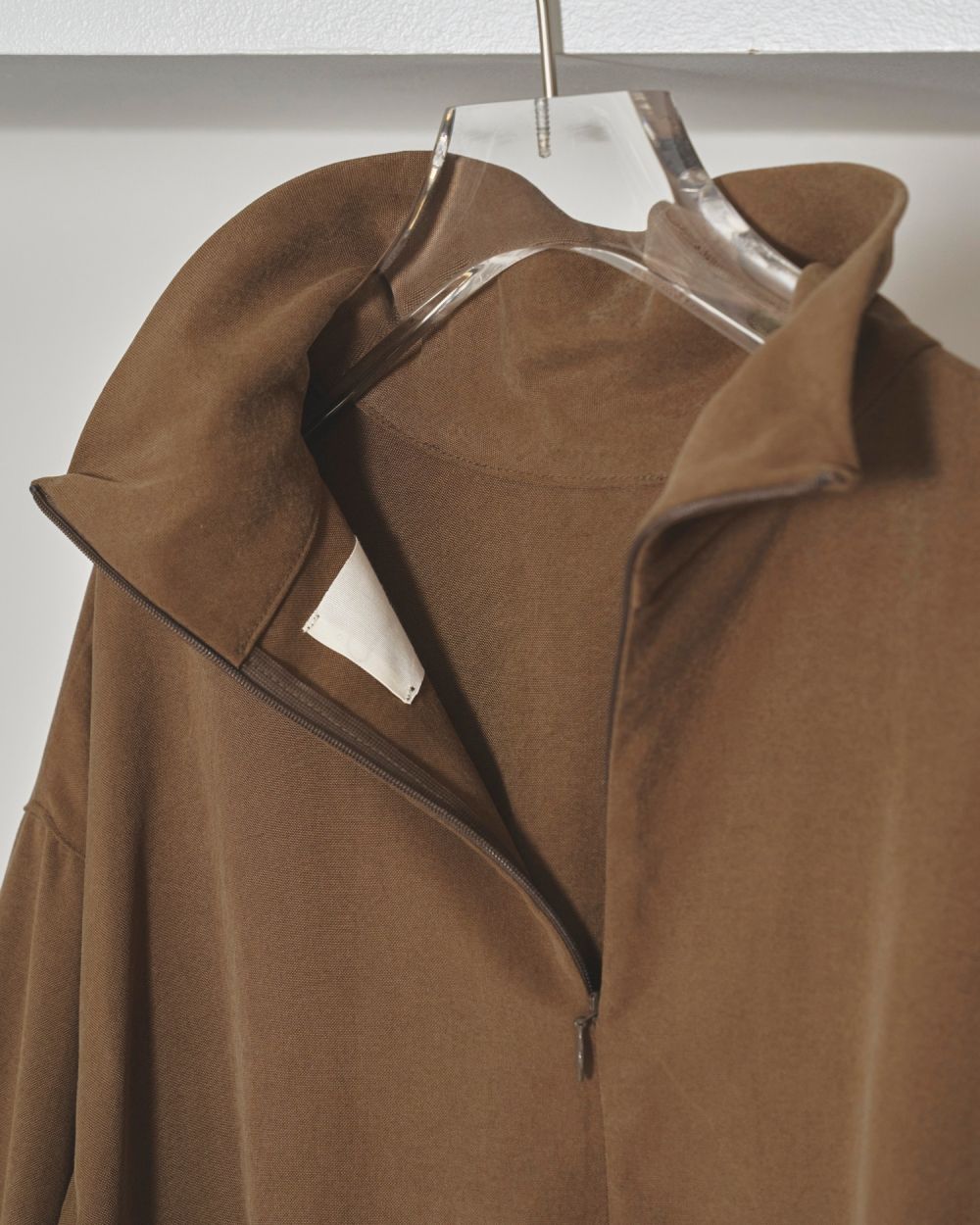 美品 todayful Peachskin Turtle Blouse ブラウン TODAYFUL(トゥデイフル) / Life's online store（ライフズ