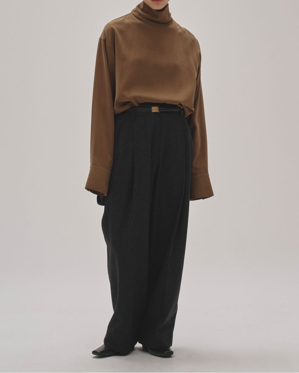 美品 todayful Peachskin Turtle Blouse ブラウン TODAYFUL(トゥデイフル) / Life's online store（ライフズ