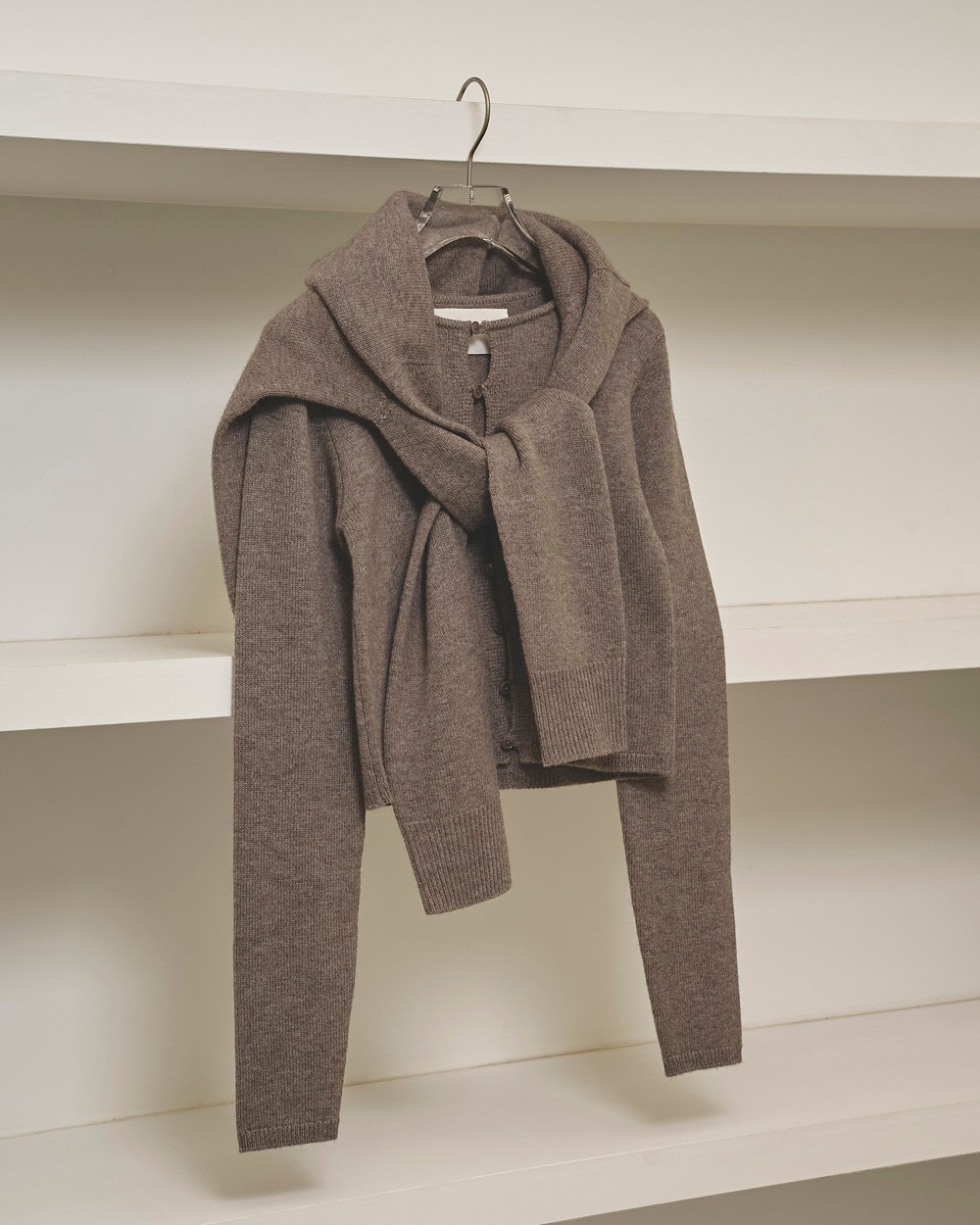 Cashmere Compact Cardigan Cashmere Compact Cardigan,カシミヤコンパクトカーディガン,12520509,カシミヤカーディガン,コンパクトカーディガン,コンパクトニットトップス,カーディガン,ニットカーディガン,カシミヤトップス,ニットトップス,ショートカーディガン,ショートカシミヤカーディガン,セットアップ,todayful,トゥデイフル,lifes,ライフズ,25aw,吉田怜香