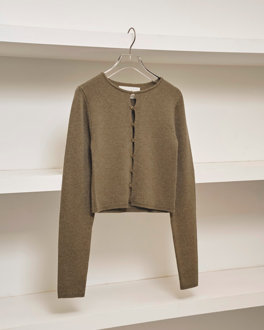 Cashmere Compact Cardigan Cashmere Compact Cardigan,カシミヤコンパクトカーディガン,12520509,カシミヤカーディガン,コンパクトカーディガン,コンパクトニットトップス,カーディガン,ニットカーディガン,カシミヤトップス,ニットトップス,ショートカーディガン,ショートカシミヤカーディガン,セットアップ,todayful,トゥデイフル,lifes,ライフズ,25aw,吉田怜香