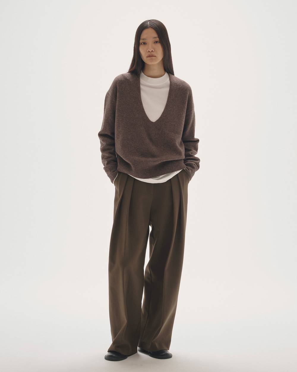 ✨美品✨TODAYFUL Uネックカシミアニット　カシミヤ100% ダークグレー TODAYFUL（トゥデイフル）の「Uネックカシミアニット（ニット