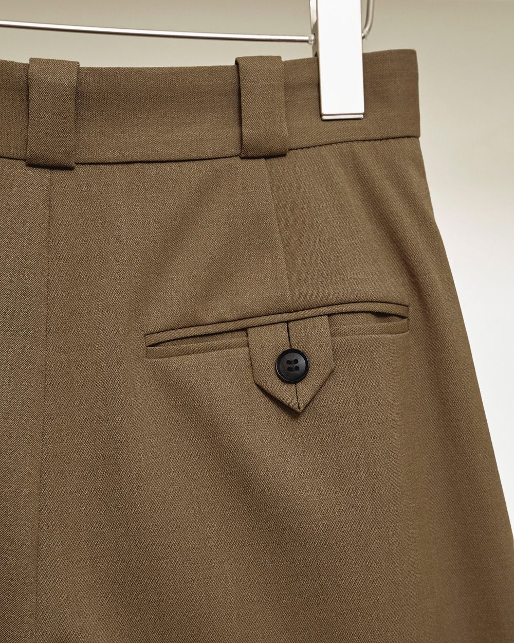 Tapered Tuck Trousers Tapered Tuck Trousers,テーパードタックトラウザーズ,12520710,タックトラウザーズ,タックパンツ,パンツ,ボトムス,トラウザーズ,テーパードパンツ,todayful,トゥデイフル,lifes,ライフズ,25aw,吉田怜香