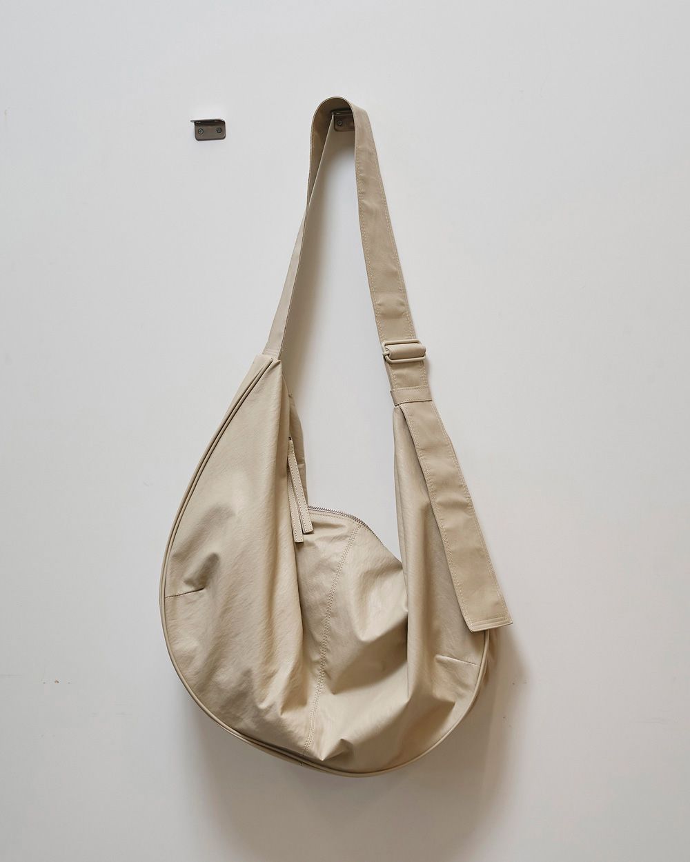 Ecoleather Shoulder Bag Ecoleather Shoulder Bag,エコレザーショルダーバック,12521019,todayful,ショルダーバック,レザーショルダーバッグ,エコレザーバッグ,ヴィーガンレザーバッグ,バッグ,鞄,レザーバッグ,トゥデイフル,lifes,ライフズ,25ss,吉田怜香