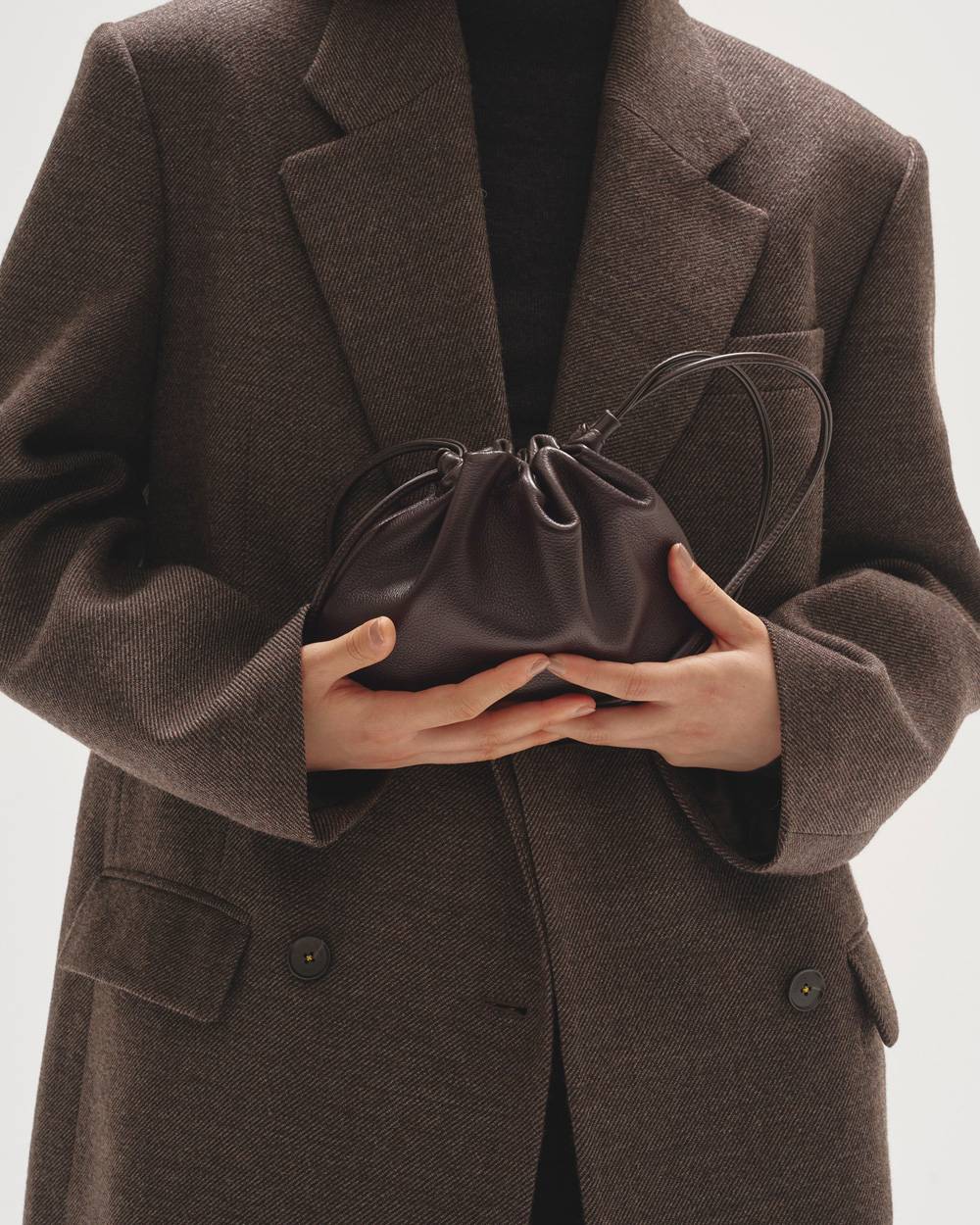 Drawstring Leather Bag Drawstring Leather Bag,ドロストリングレザーバック,12521027,バック,レザーバック,ドロストリングバック,todayful,トゥデイフル,lifes,吉田怜香,25aw,25winter