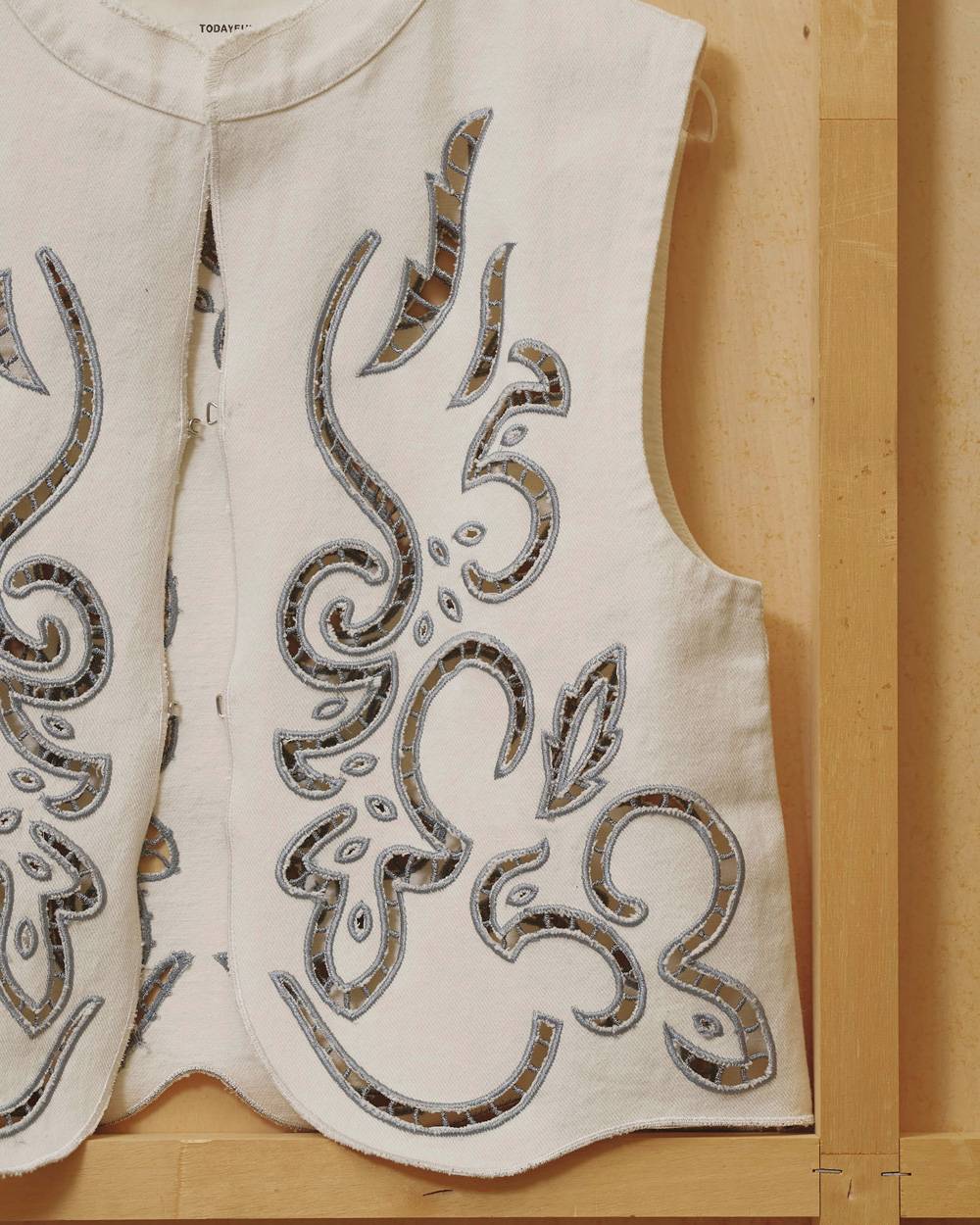 Cut Lace Twill Vest Cut Lace Twill Vest,カットレースツイルベスト,12610430,レースベスト,ベスト,トップ,ノースリーブ,セットアップ,todayful,トゥデイフル,lifes,吉田怜香,26aw