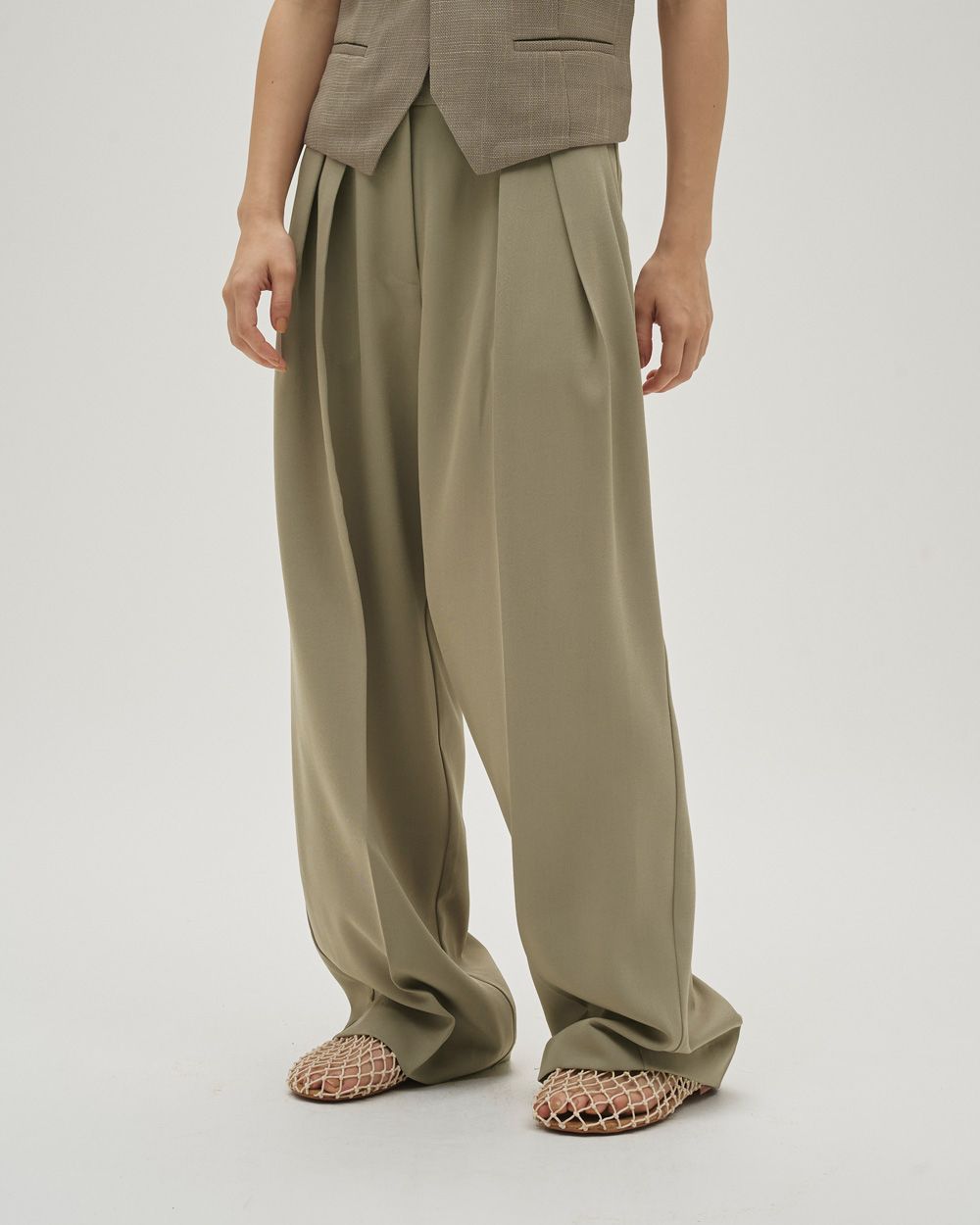 Tuck Wide Trousers Tuck Wide Trousers,タックワイドトラウザーズ,12610714,パンツ,ボトムス,トラウザーズ,ワイドパンツ,タックパンツ,todayful,トゥデイフル,lifes,吉田怜香,26ss