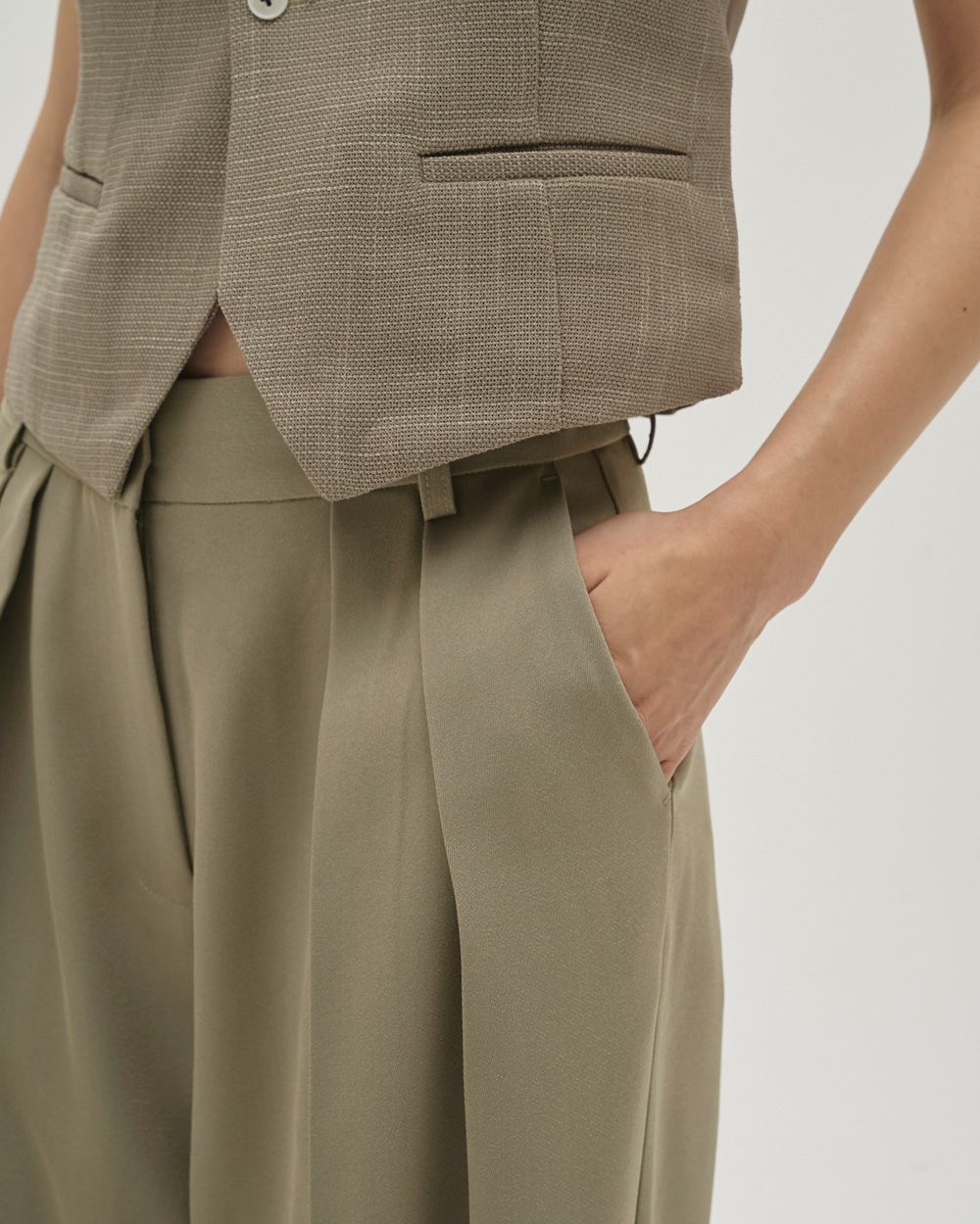 Tuck Wide Trousers Tuck Wide Trousers,タックワイドトラウザーズ,12610714,パンツ,ボトムス,トラウザーズ,ワイドパンツ,タックパンツ,todayful,トゥデイフル,lifes,吉田怜香,26ss