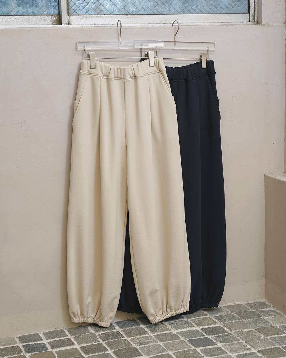 Tuck Sweat Pants Tuck Sweat Pants,タックスウェットパンツ,12610718,パンツ,ボトムス,スウェット,スウェットパンツ,イージーパンツ,ワイドパンツ,todayful,トゥデイフル,lifes,ライフズ,26ss,吉田怜香