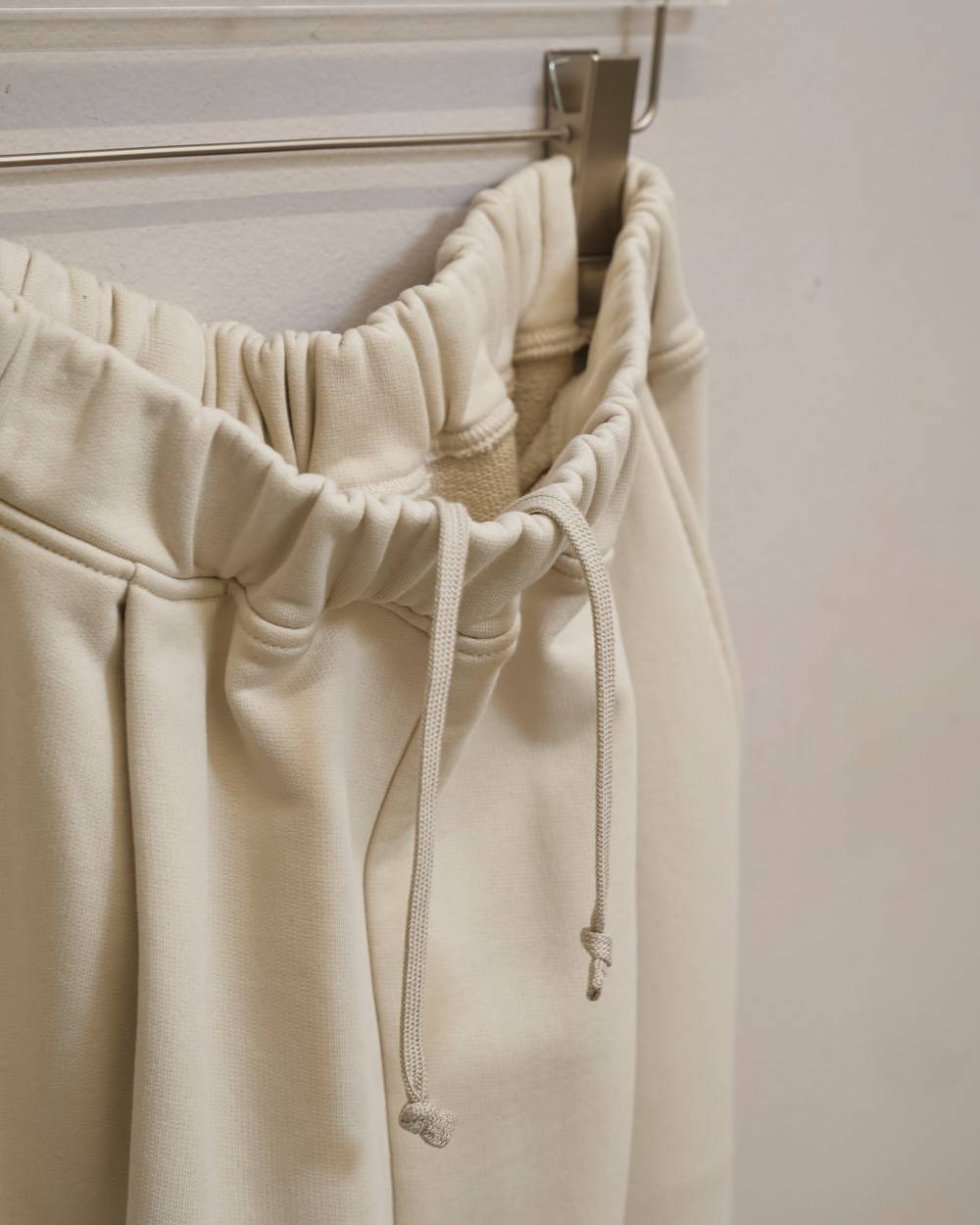 Tuck Sweat Pants Tuck Sweat Pants,タックスウェットパンツ,12610718,パンツ,ボトムス,スウェット,スウェットパンツ,イージーパンツ,ワイドパンツ,todayful,トゥデイフル,lifes,ライフズ,26ss,吉田怜香