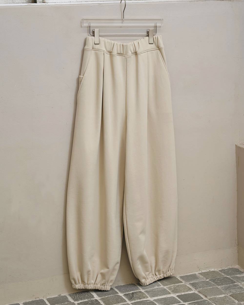 Tuck Sweat Pants Tuck Sweat Pants,タックスウェットパンツ,12610718,パンツ,ボトムス,スウェット,スウェットパンツ,イージーパンツ,ワイドパンツ,todayful,トゥデイフル,lifes,ライフズ,26ss,吉田怜香