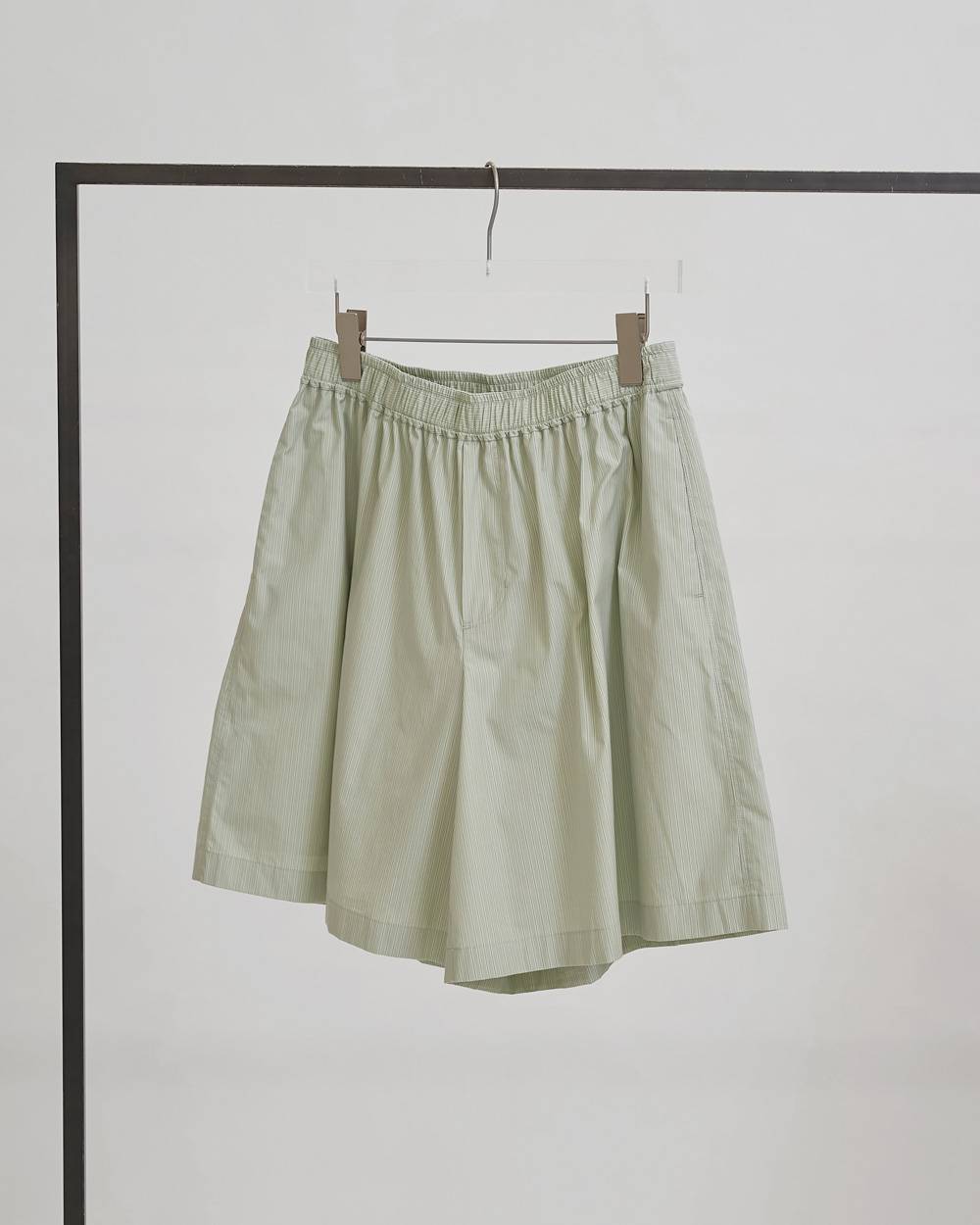 Easy Stripe Halfpants Easy Stripe Halfpant,イージーストライプパンツ,12610721,パンツ,ストライプパンツ,イージーパンツ,ショーツ,セットアップ,todayful,トゥデイフル,lifes,吉田怜香,26ss