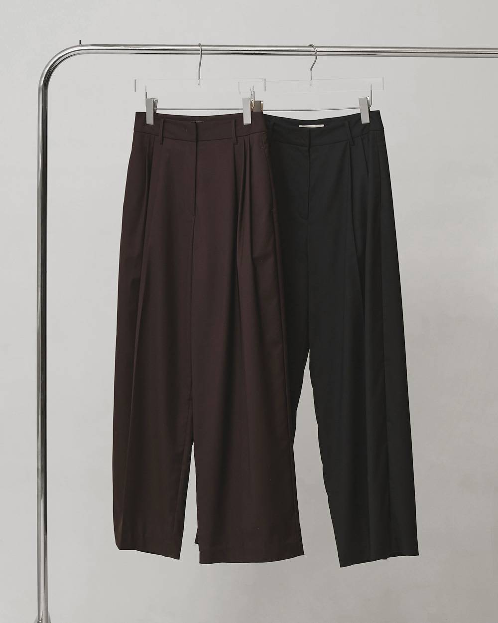 Lightweight Tuck Trousers Lightweight Tuck Trousers,ライトウェイトタックトラウザーズ,12610723,タックトラウザーズ,パンツ,トラウザーズ,ボトムス,ワイドパンツ,todayful,トゥデイフル,lifes,吉田怜香,26aw