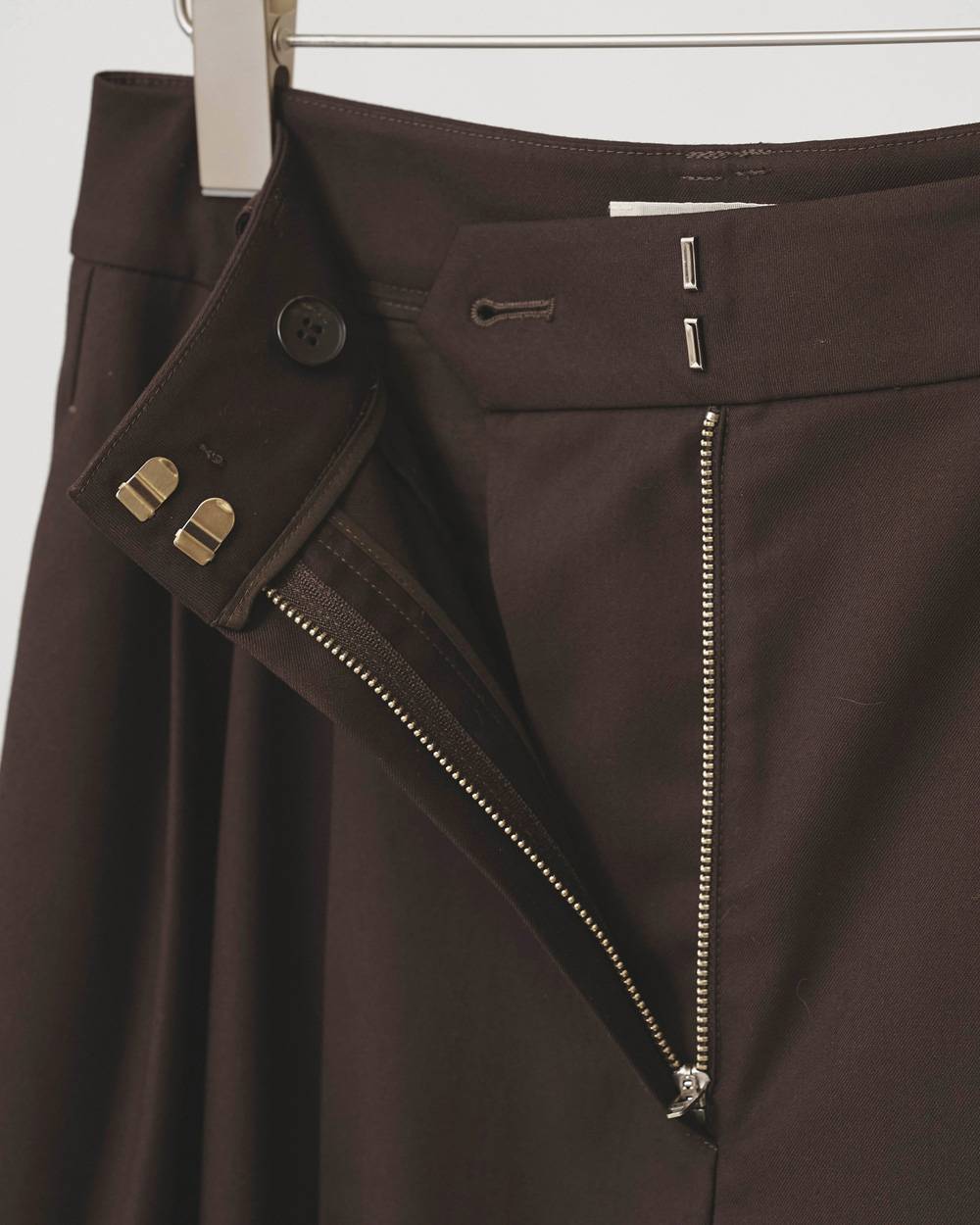 Lightweight Tuck Trousers Lightweight Tuck Trousers,ライトウェイトタックトラウザーズ,12610723,タックトラウザーズ,パンツ,トラウザーズ,ボトムス,ワイドパンツ,todayful,トゥデイフル,lifes,吉田怜香,26aw