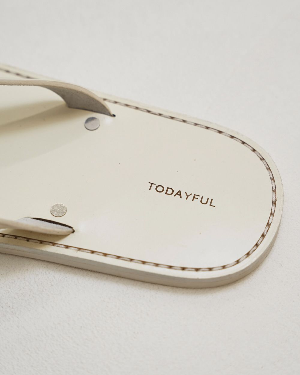 Leather Thong Sandals Leather Thong Sandals,レザーソングサンダル,12611018,レザーサンダル,サンダル,シューズ,靴,todayful,トゥデイフル,lifes,吉田怜香,26ss