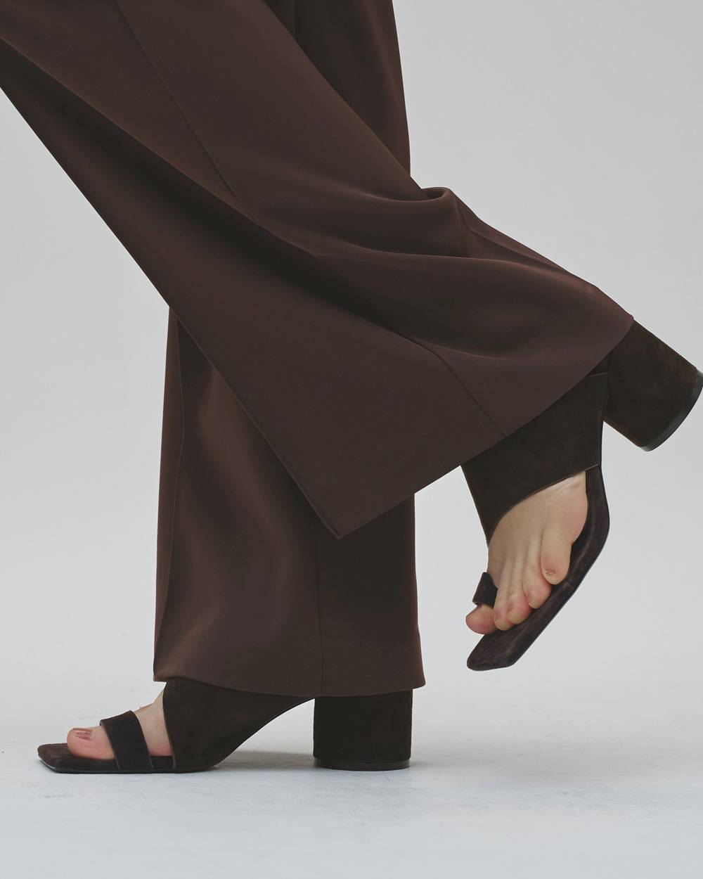 Square Suede Sandals Square Suede Sandals,スクエアスエードサンダル,12611026,スエードサンダル,スクエアサンダル,サンダル,靴,シューズ,todayful,トゥデイフル,lifes,吉田怜香,26aw