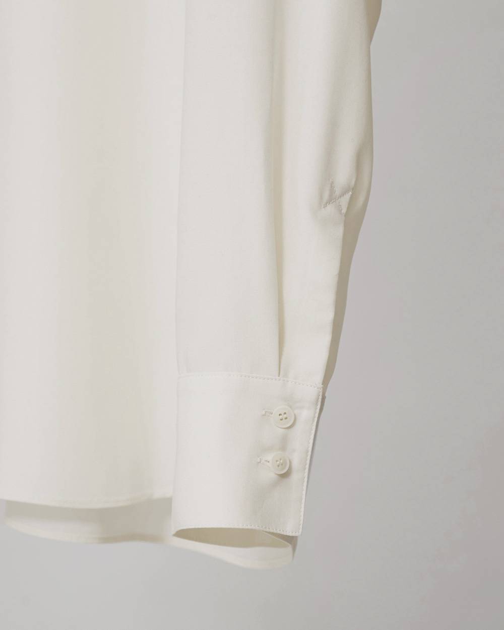 Silky Skipper Shirts Silky Skipper Shirts,シルキースキッパーシャツ,12620403,スキッパーシャツ,シャツ,シルキーシャツ,トップス,todayful,トゥデイフル,lifes,吉田怜香,26aw