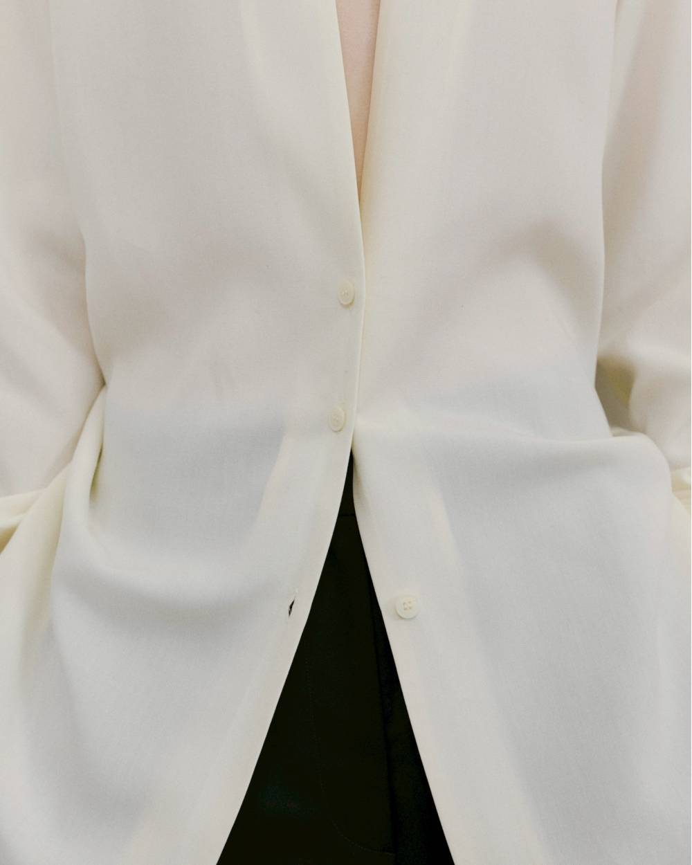 Silky Skipper Shirts Silky Skipper Shirts,シルキースキッパーシャツ,12620403,スキッパーシャツ,シャツ,シルキーシャツ,トップス,todayful,トゥデイフル,lifes,吉田怜香,26aw