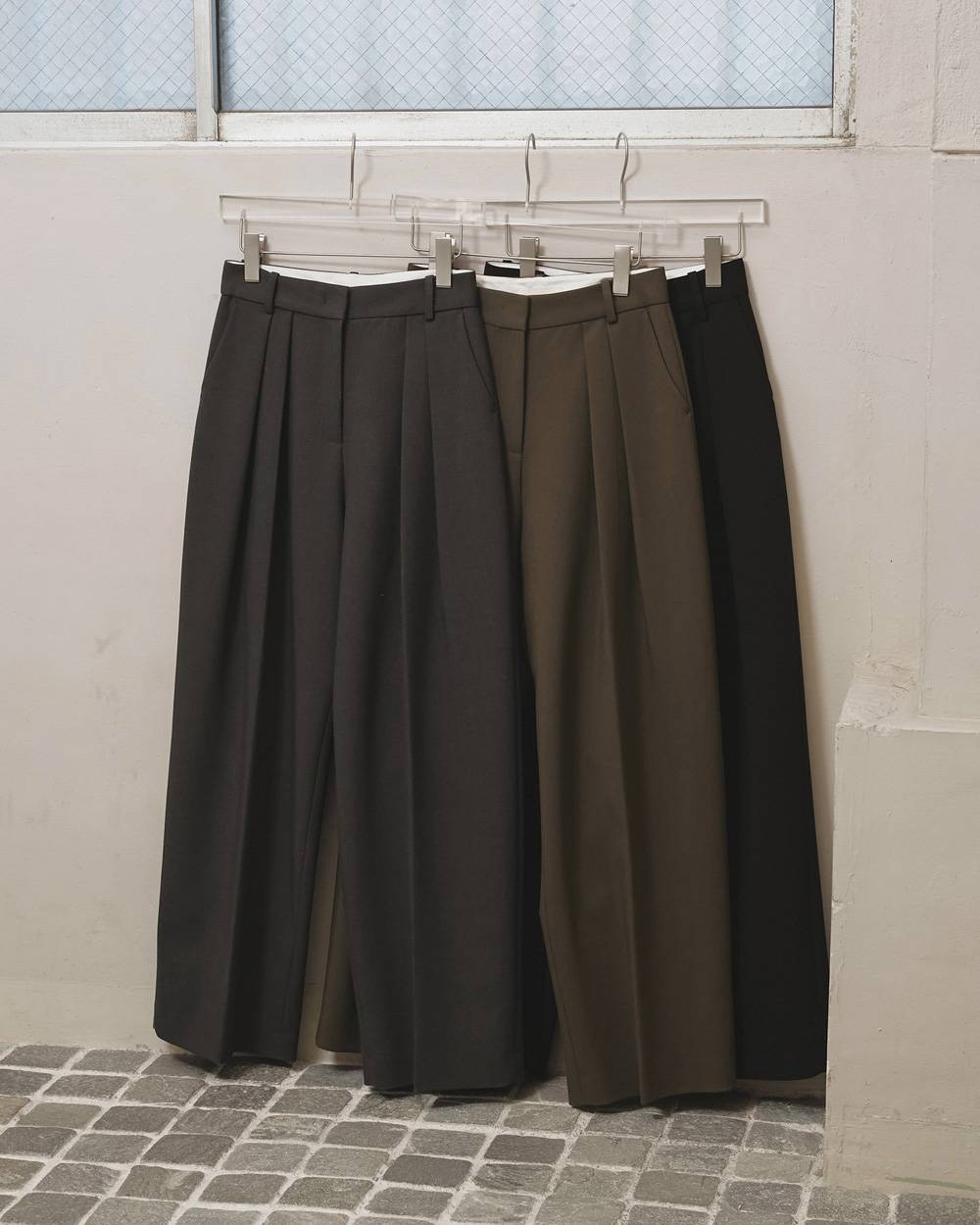 Bonding Wide Trousers Bonding Wide Trousers,ボンディングワイドトラウザー,12620702,ボンディング,ワイドトラウザー,タックパンツ,トラウザー,ボトムス,パンツ,todayful,トゥデイフル,lifes,吉田怜香,26aw