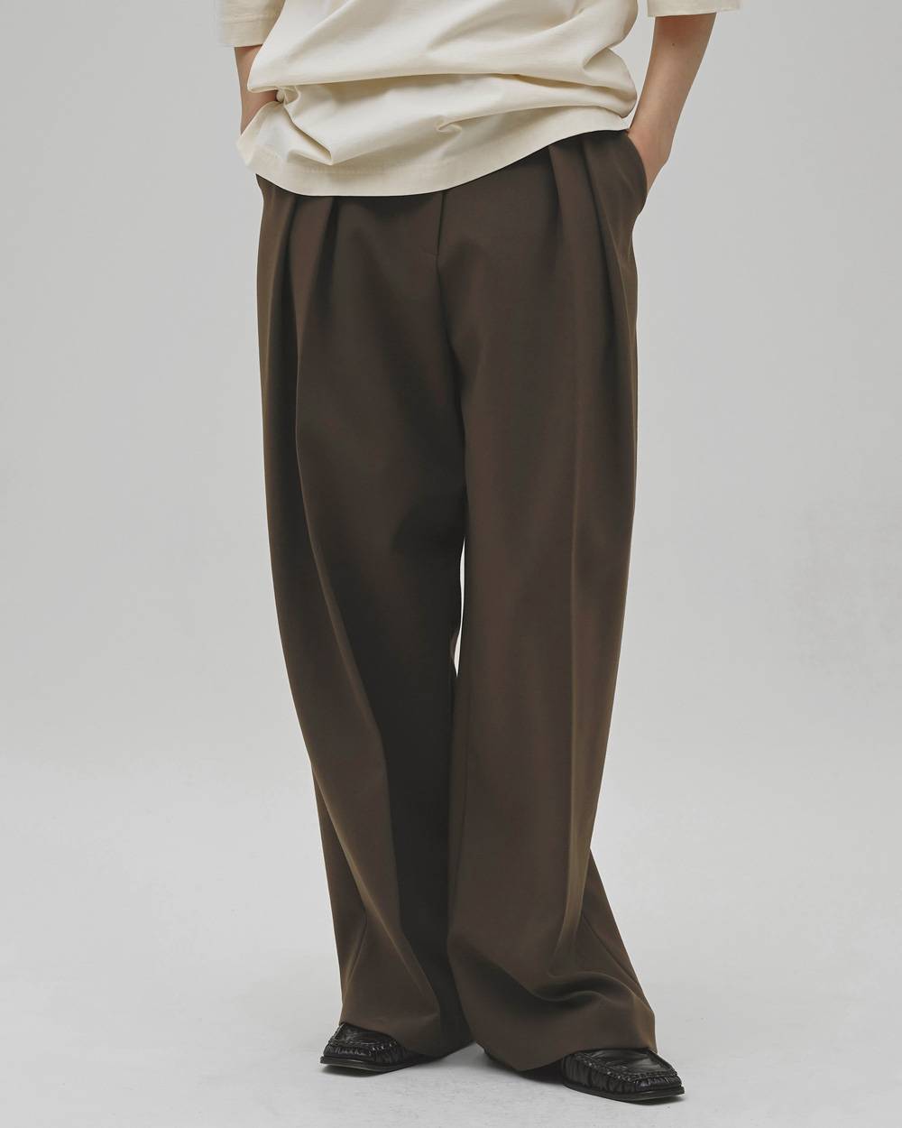 Bonding Wide Trousers Bonding Wide Trousers,ボンディングワイドトラウザー,12620702,ボンディング,ワイドトラウザー,タックパンツ,トラウザー,ボトムス,パンツ,todayful,トゥデイフル,lifes,吉田怜香,26aw
