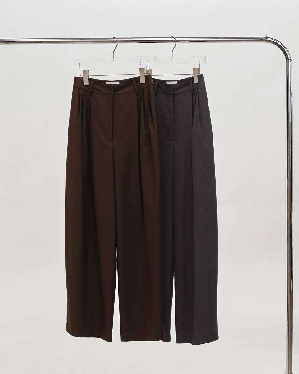 Wide Tuck Trousers Wide Tuck Trousers,ワイドトラックトラウザー,12620718,トラウザー,ワイドトラウザート,トラックトラウザート,ボトムス,todayful,トゥデイフル,lifes,ライフズ,26aw,スタジオドー,StudioDoe,台湾ブランド,コラボ商品,コラボレーションアイテム,限定商品