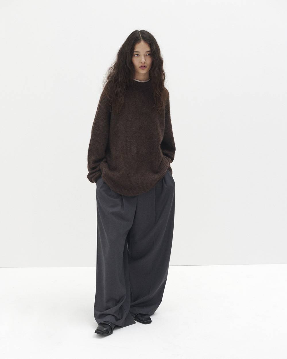 Wide Tuck Trousers Wide Tuck Trousers,ワイドトラックトラウザー,12620718,トラウザー,ワイドトラウザート,トラックトラウザート,ボトムス,todayful,トゥデイフル,lifes,ライフズ,26aw,スタジオドー,StudioDoe,台湾ブランド,コラボ商品,コラボレーションアイテム,限定商品