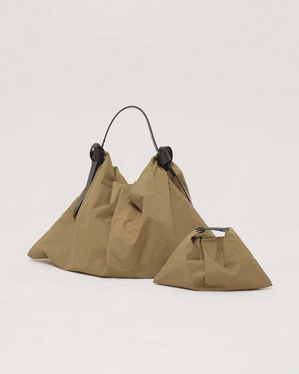 Leatherbelt Shoulder Bag Leatherbelt Shoulder Bag,レザーベルトショルダーバッグ,12621010,ショルダーバッグ,レザーバッグ,レザーベルトバッグ,鞄,バッグ,バック,todayful,トゥデイフル,lifes,吉田怜香,26aw