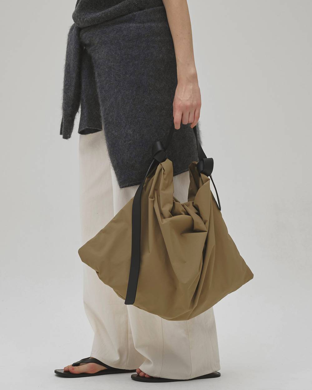 Leatherbelt Shoulder Bag Leatherbelt Shoulder Bag,レザーベルトショルダーバッグ,12621010,ショルダーバッグ,レザーバッグ,レザーベルトバッグ,鞄,バッグ,バック,todayful,トゥデイフル,lifes,吉田怜香,26aw