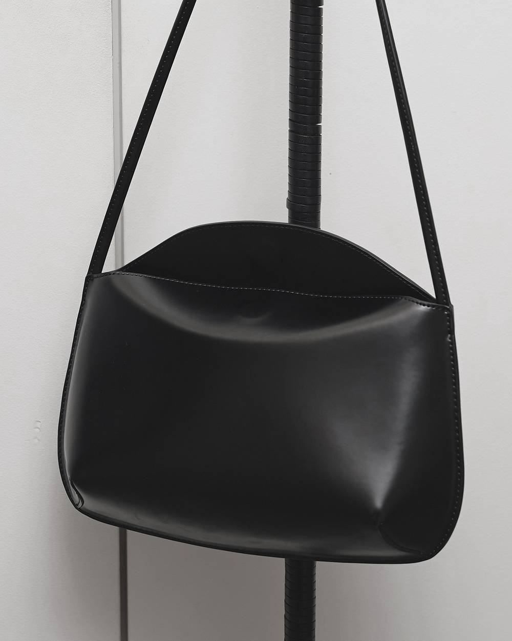 Sleek Leather Bag Sleek Leather Bag(スリークレザーバッグ)です。12621029,レザーバッグ,バッグ,鞄,todayful,トゥデイフル,lifes,吉田怜香,26aw