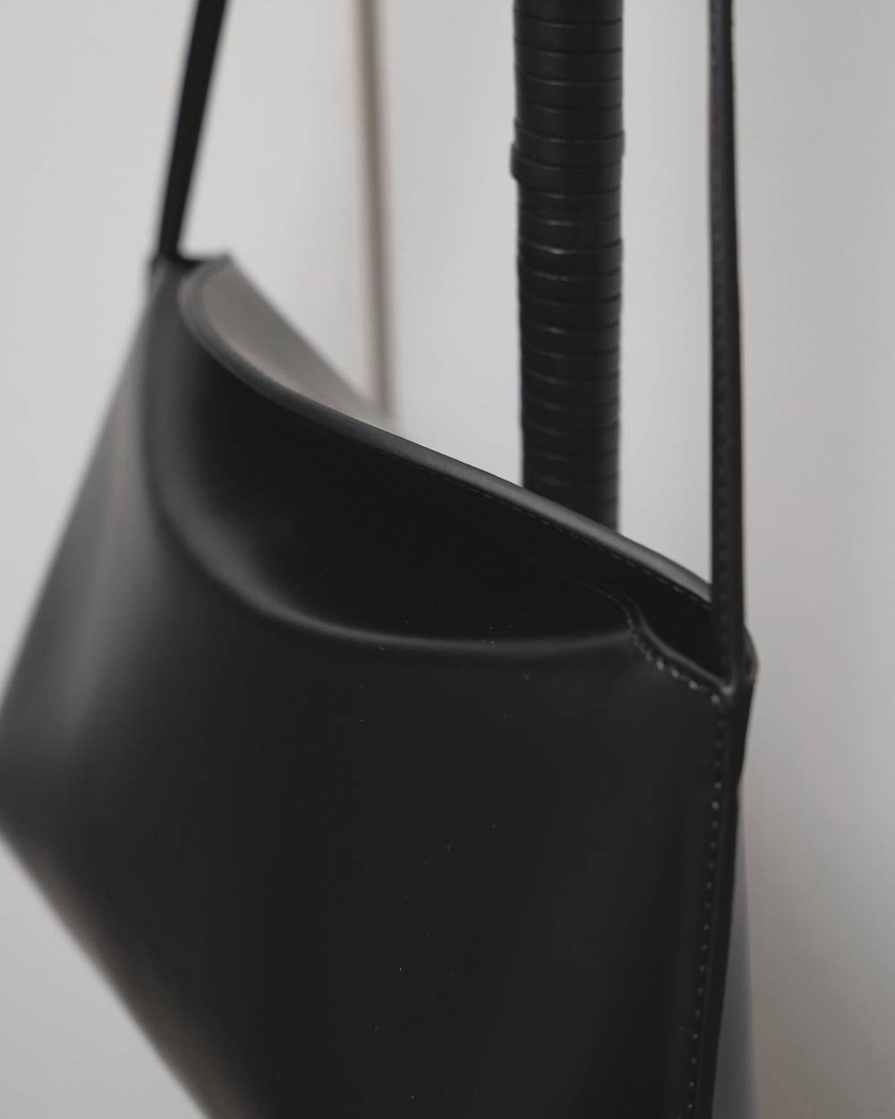 Sleek Leather Bag Sleek Leather Bag(スリークレザーバッグ)です。12621029,レザーバッグ,バッグ,鞄,todayful,トゥデイフル,lifes,吉田怜香,26aw