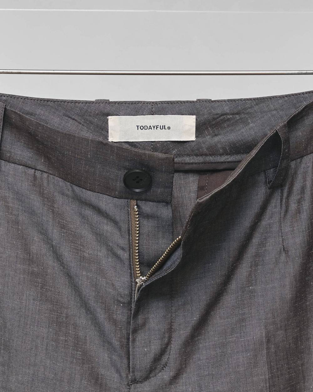 Linen Lowrise Trousers Linen Lowrise Trousers(リネンローライズトラウザー)です。12710704,ローライズトラウザー,リネントラウザー,ボトムス,トラウザー,パンツ,todayful,トゥデイフル,lifes,吉田怜香,27ss