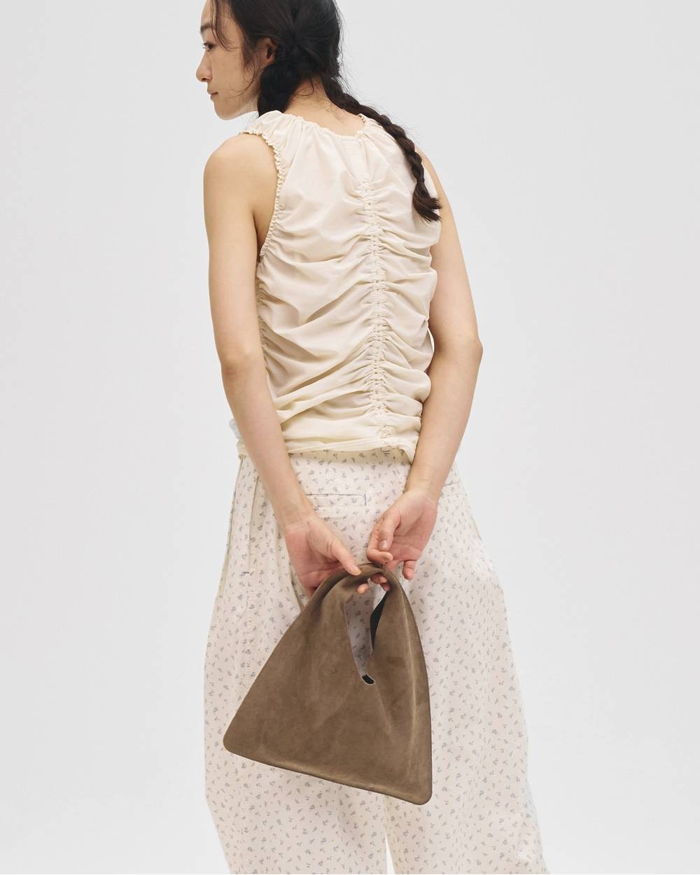 Suede Stitch Bag Suede Stitch Bag,スエードスティッチバッグ,12711012,スティッチバッグ,スエードバッグ,バッグ,バック,レザーバッグ,レザーバック,鞄,カバン,todayful,トゥデイフル,lifes,吉田怜香,27ss