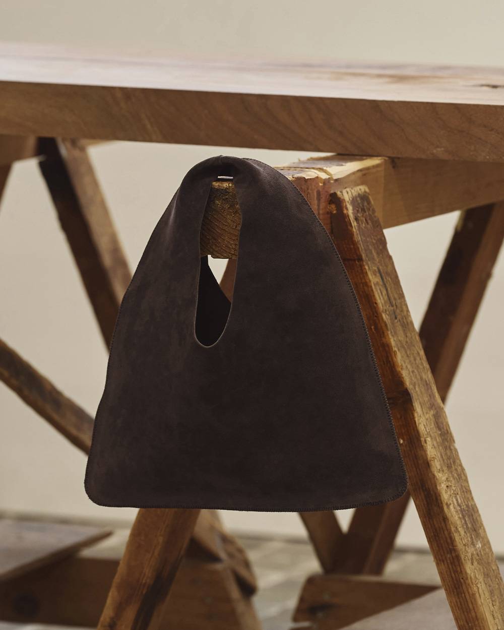 Suede Stitch Bag Suede Stitch Bag,スエードスティッチバッグ,12711012,スティッチバッグ,スエードバッグ,バッグ,バック,レザーバッグ,レザーバック,鞄,カバン,todayful,トゥデイフル,lifes,吉田怜香,27ss