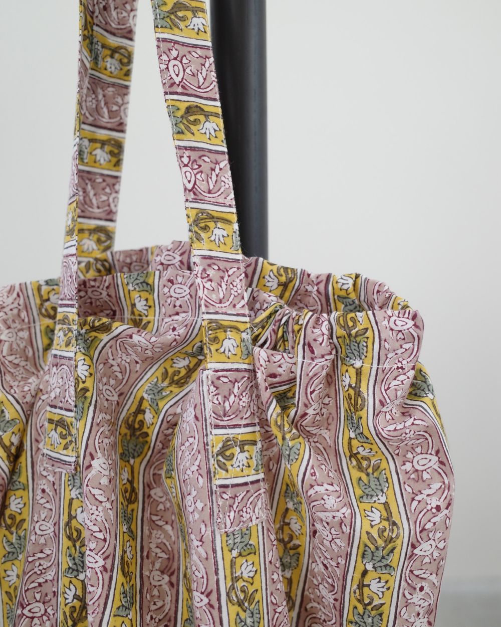 African Print Bag P African Print Bag P,アフリカンプリントバック,82511063,トートバック,プリントバック,インドバック,柄バック,柄トート,花柄,ペイズリー,草木柄,ストライプ,肩掛けバック,lifes,todayful,ライフズ,トゥデイフル,25ss,バッグ,Bag