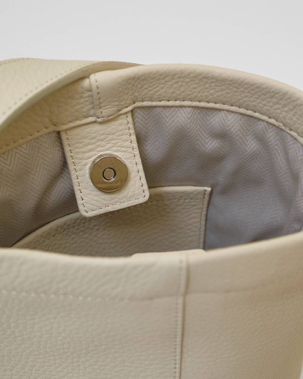 ITTI MARY BUCKET SHOULDER MINI ITTI MARY BUCKET SHOULDER MINI,イッチ メアリーバケットショルダーミニ,82521023,イッチ,イッチバック,itti,バッグ,バック,鞄,ショルダーバッグ,バケットバッグ,レザー,ギフト,Life's,ライフズ,LIFE's