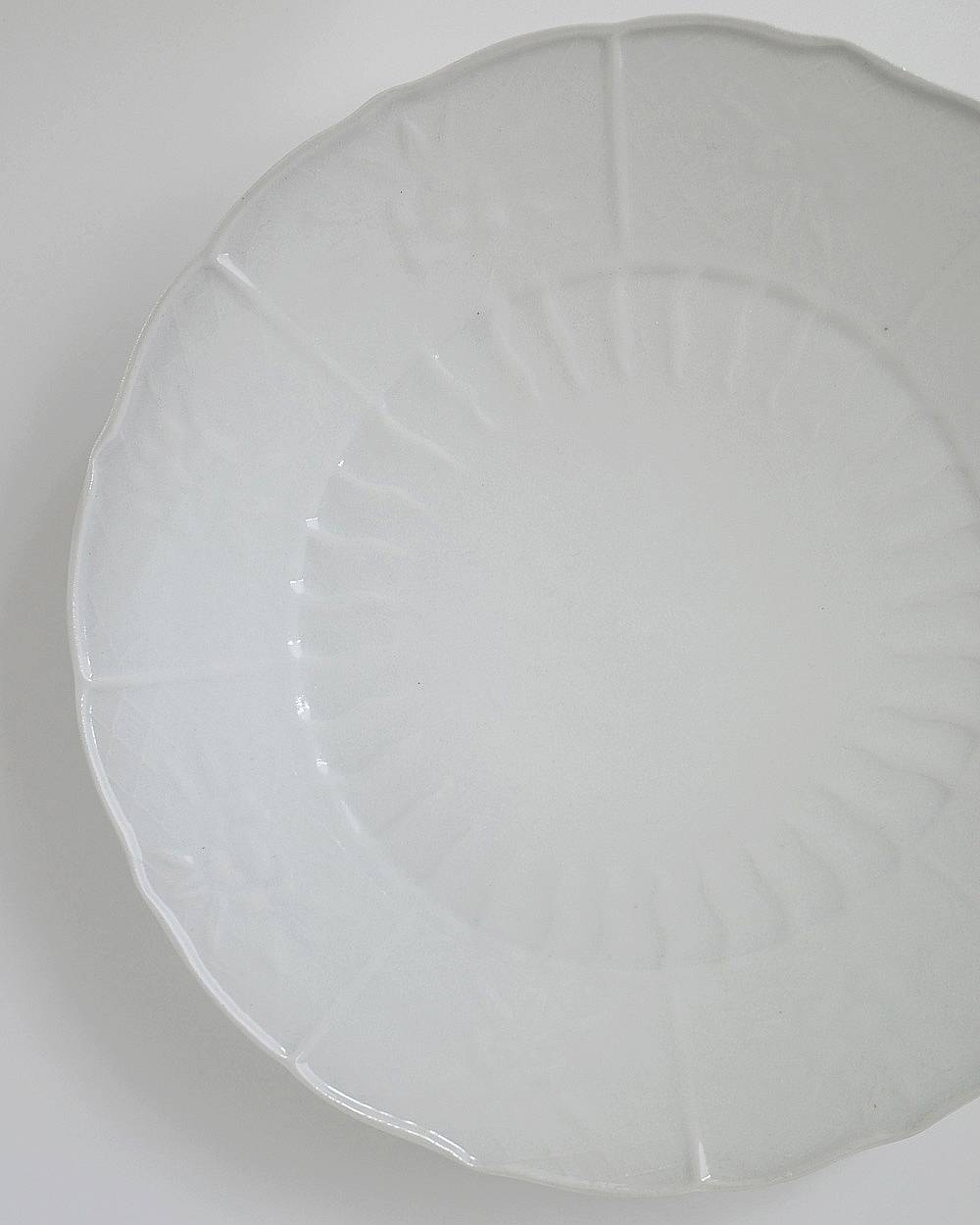 文祥窯　白磁草花型打7寸皿 文祥窯　白磁草花型打7寸皿,ぶんしょうがま はくじくさばなかたうち7すんざら,82521228,白磁,文祥窯 ,馬場光二郎,有田焼,器,作家,皿,テーブルウェア,インテリア,lifes,ライフズ