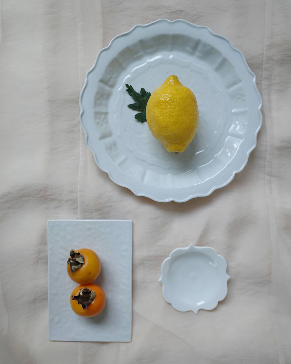 文祥窯　白磁花喰鳥型打7寸皿 文祥窯　白磁花喰鳥型打7寸皿,ぶんしょうがま はくじはなくいどり がたうち7すんざら,82521229,白磁,文祥窯 ,馬場光二郎,有田焼,器,作家,皿,テーブルウェア,インテリア,lifes,ライフズ