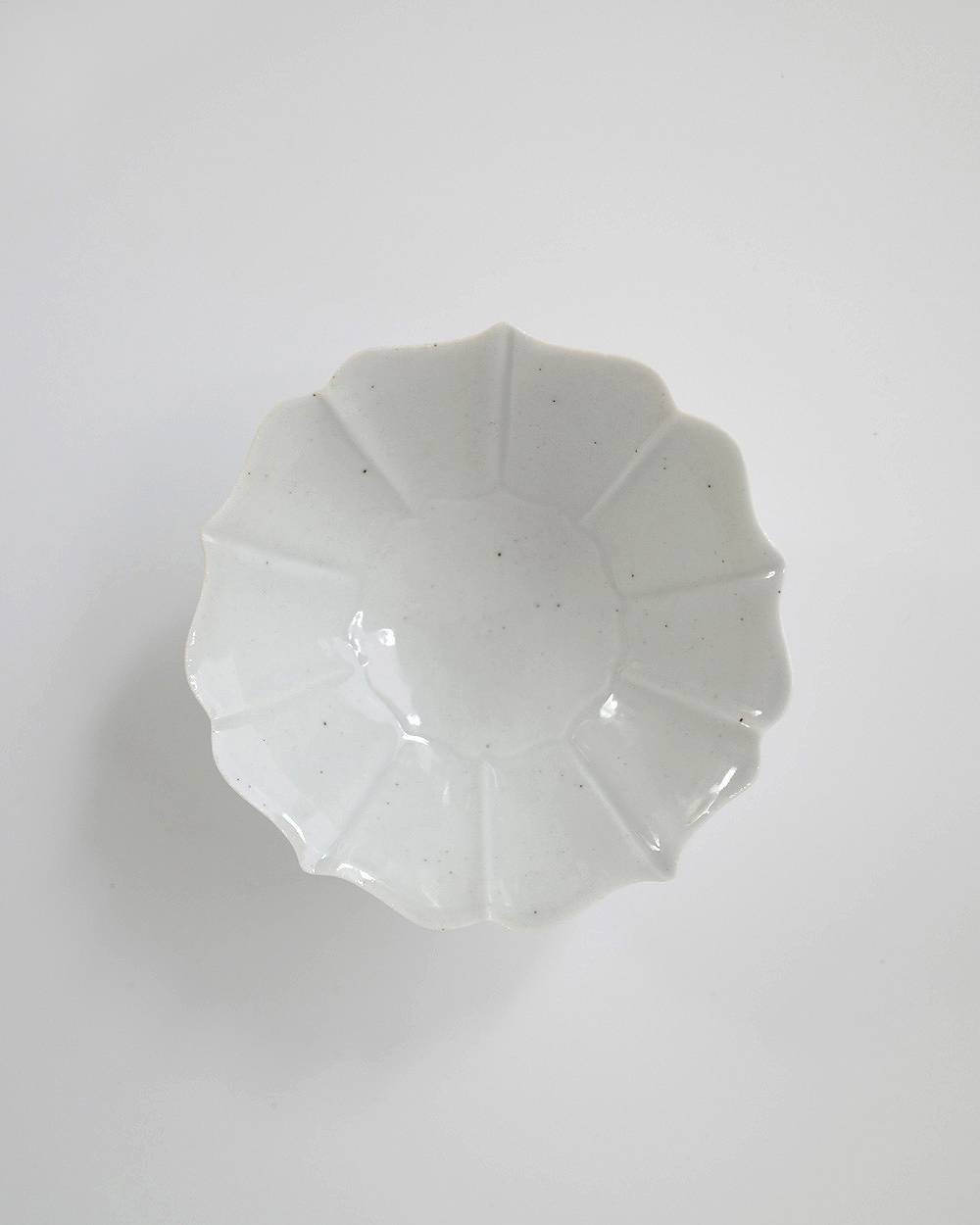 文祥窯　白磁型打稜花小鉢 文祥窯　白磁型打稜花小鉢,ぶんしょうがま  はくじかたうちりょうかこばち,82521238,白磁,文祥窯 ,馬場光二郎,有田焼,器,作家,皿,小鉢,テーブルウェア,インテリア,lifes,ライフズ