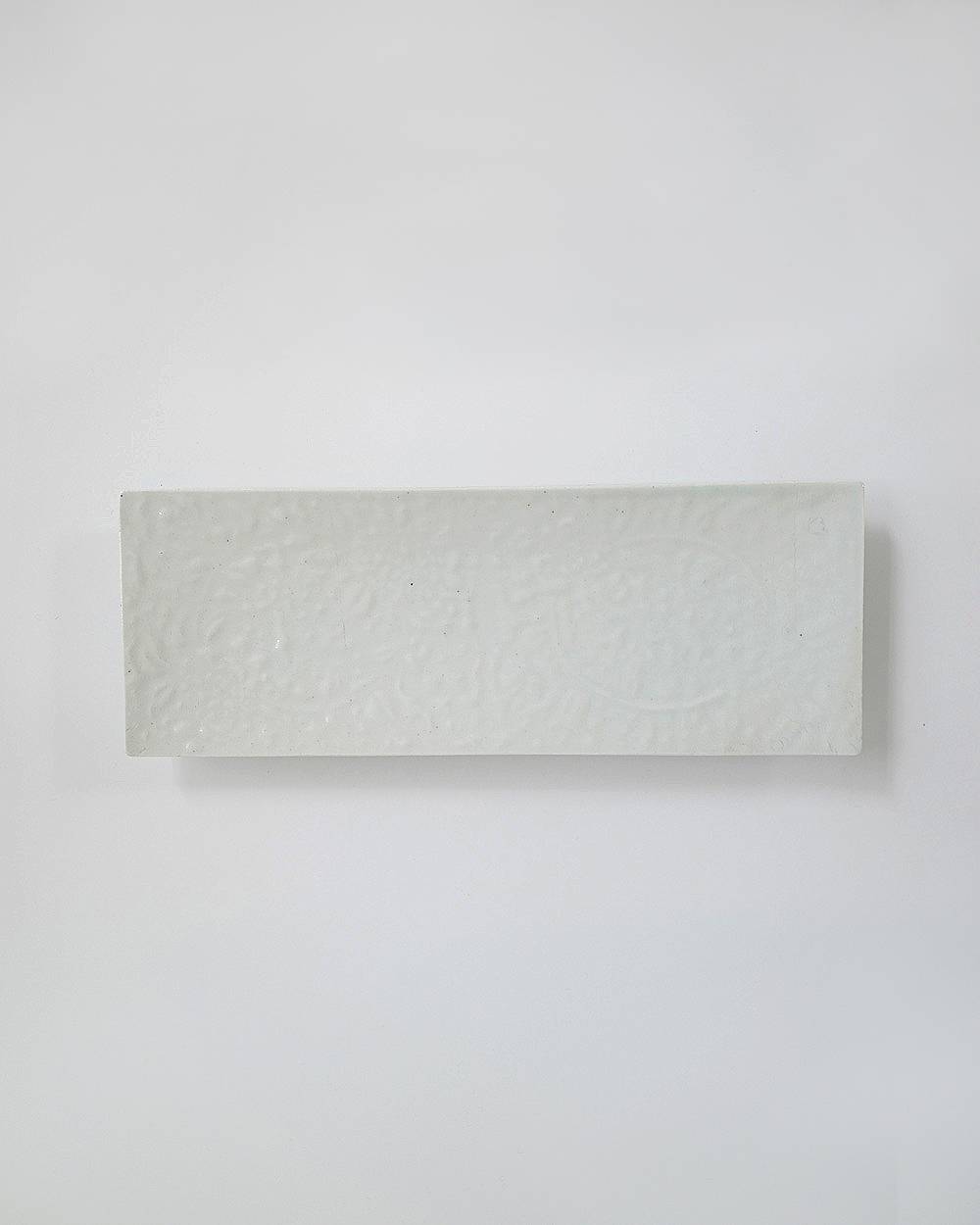 文祥窯　白磁型打唐草長角盛器 文祥窯　白磁型打唐草長角盛器,ぶんしょうがま はくじかたうちからくさ ちょうかく もりき,82521239,白磁,文祥窯 ,馬場光二郎,有田焼,器,作家,皿,テーブルウェア,インテリア,lifes,ライフズ