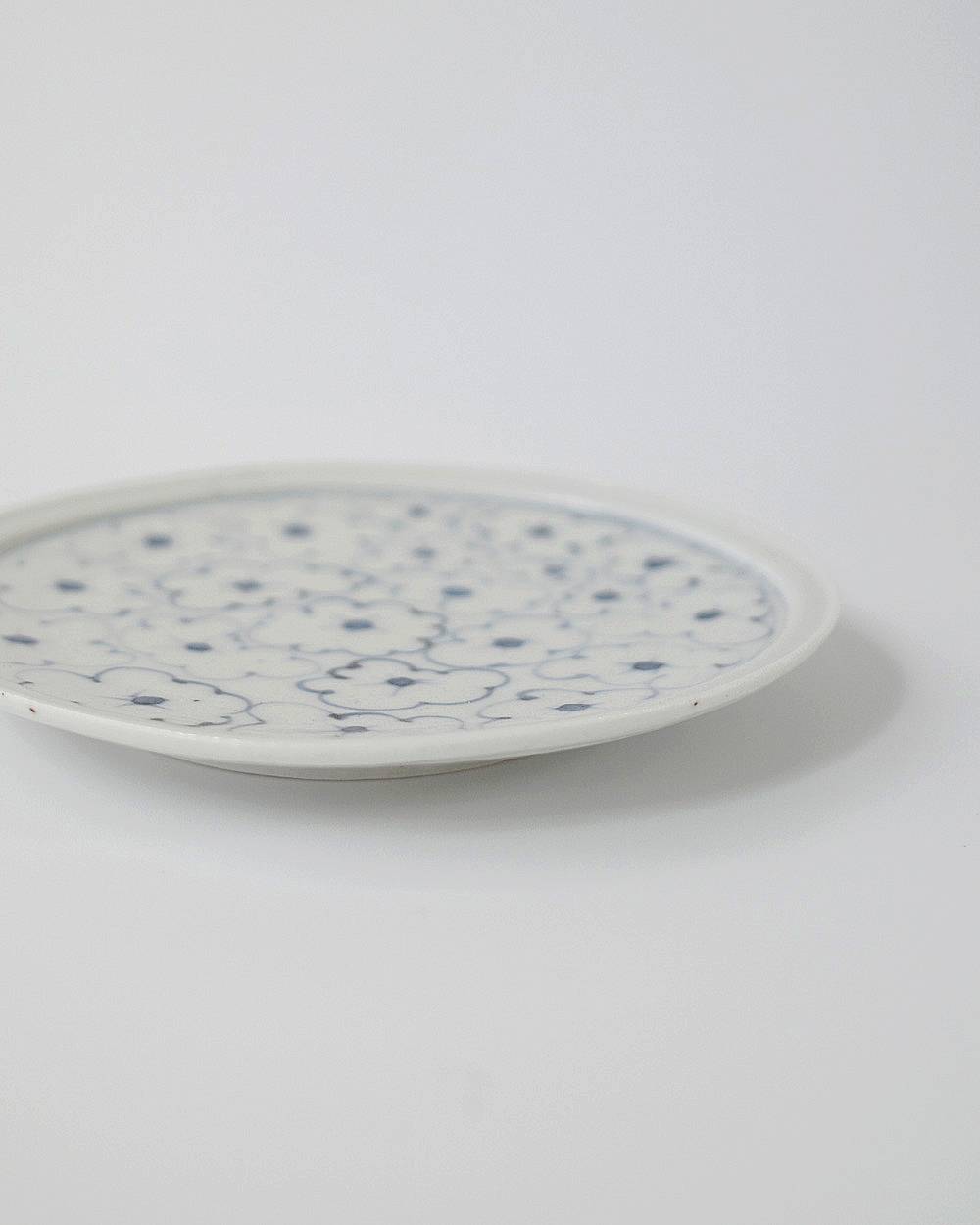 文祥窯　染付小花詰め4寸リム皿 文祥窯　染付小花詰め4寸リム皿,ぶんしょうがま はくじそめつけこばなづめ4寸リム皿,82521242,白磁,文祥窯 ,馬場光二郎,有田焼,器,作家,皿,テーブルウェア,インテリア,lifes,ライフズ