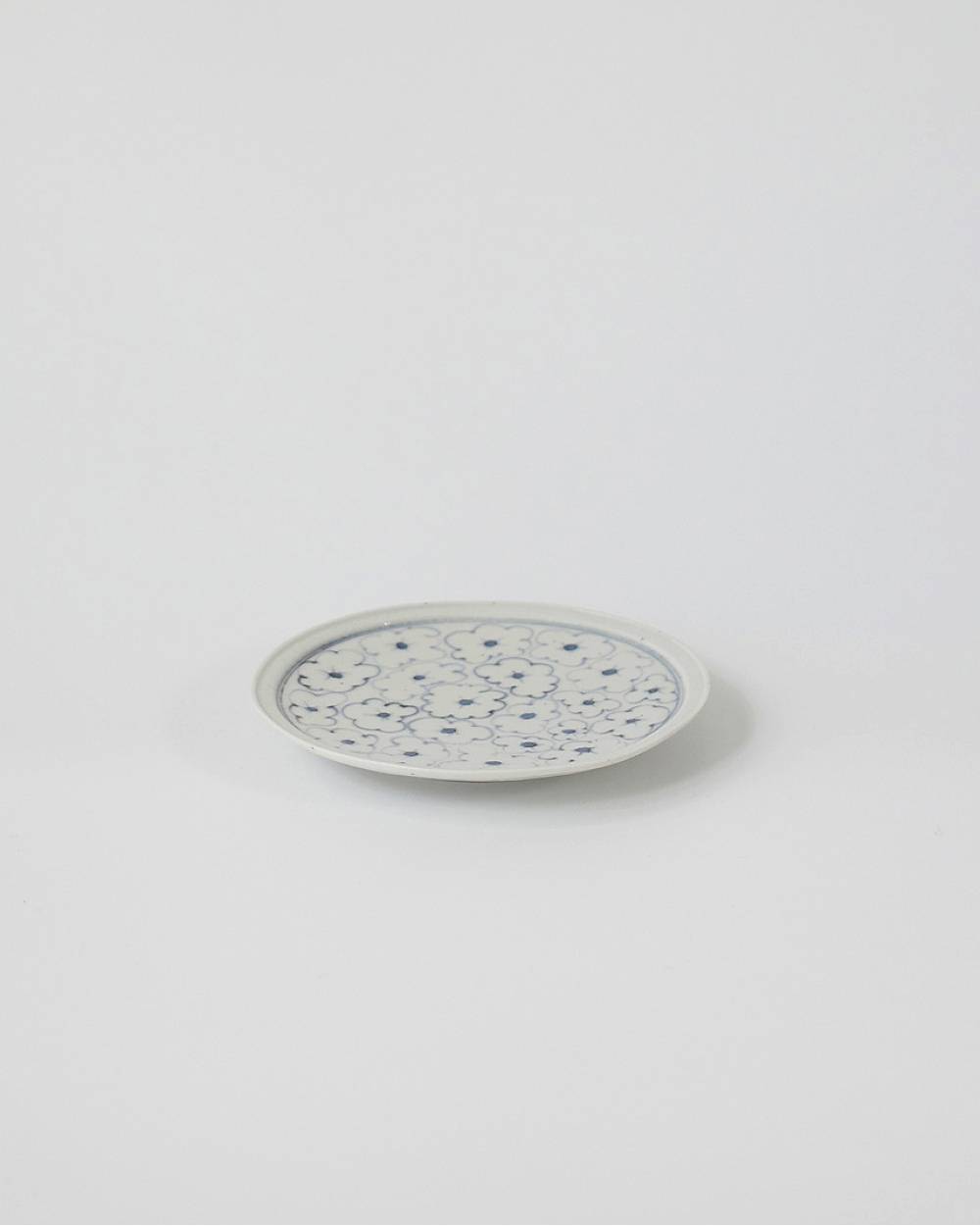 文祥窯　染付小花詰め4寸リム皿 文祥窯　染付小花詰め4寸リム皿,ぶんしょうがま はくじそめつけこばなづめ4寸リム皿,82521242,白磁,文祥窯 ,馬場光二郎,有田焼,器,作家,皿,テーブルウェア,インテリア,lifes,ライフズ