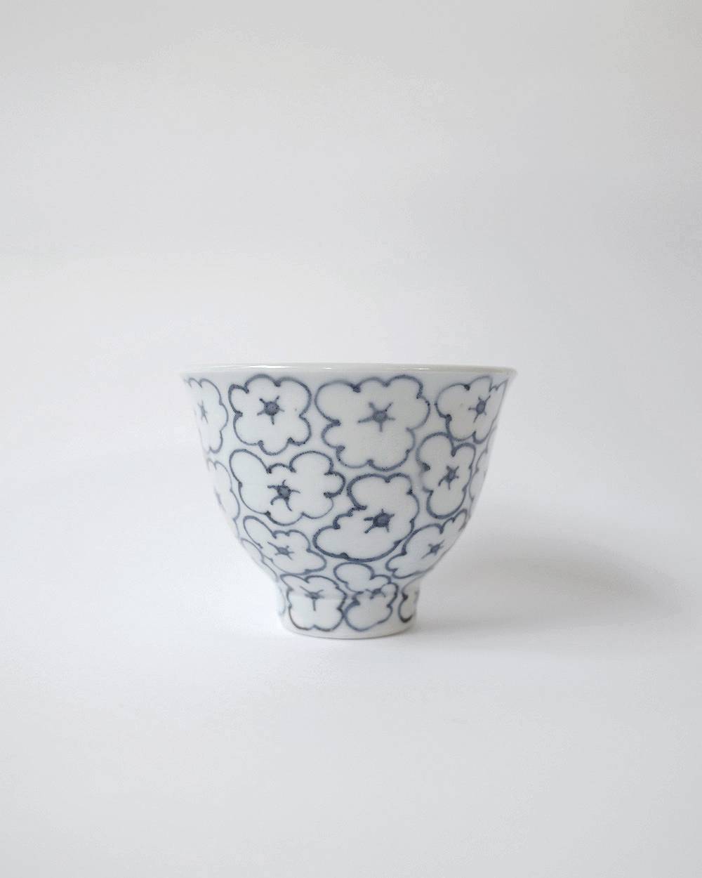 文祥窯　染付小花詰めコップ 文祥窯　染付小花詰めコップ,ぶんしょうがま はくじそめつけこばなづめコップ,82521244,白磁,文祥窯 ,馬場光二郎,有田焼,器,作家,コップ,テーブルウェア,インテリア,lifes,ライフズ