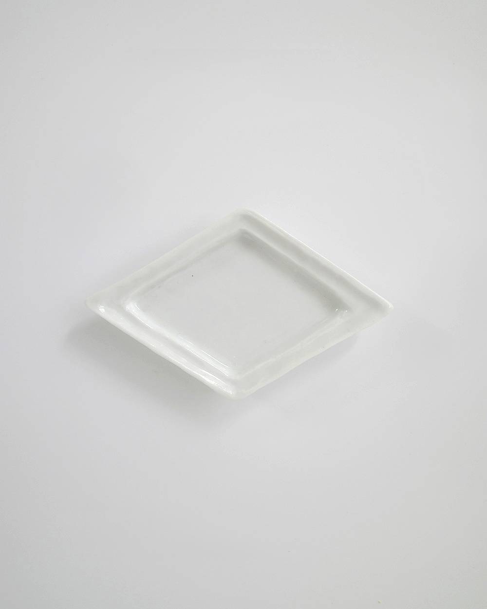 文祥窯　白磁豆皿 文祥窯　白磁豆皿,ぶんしょうがま はくじくまめざら,82521246,白磁,文祥窯 ,馬場光二郎,有田焼,器,作家,皿,テーブルウェア,インテリア,lifes,ライフズ