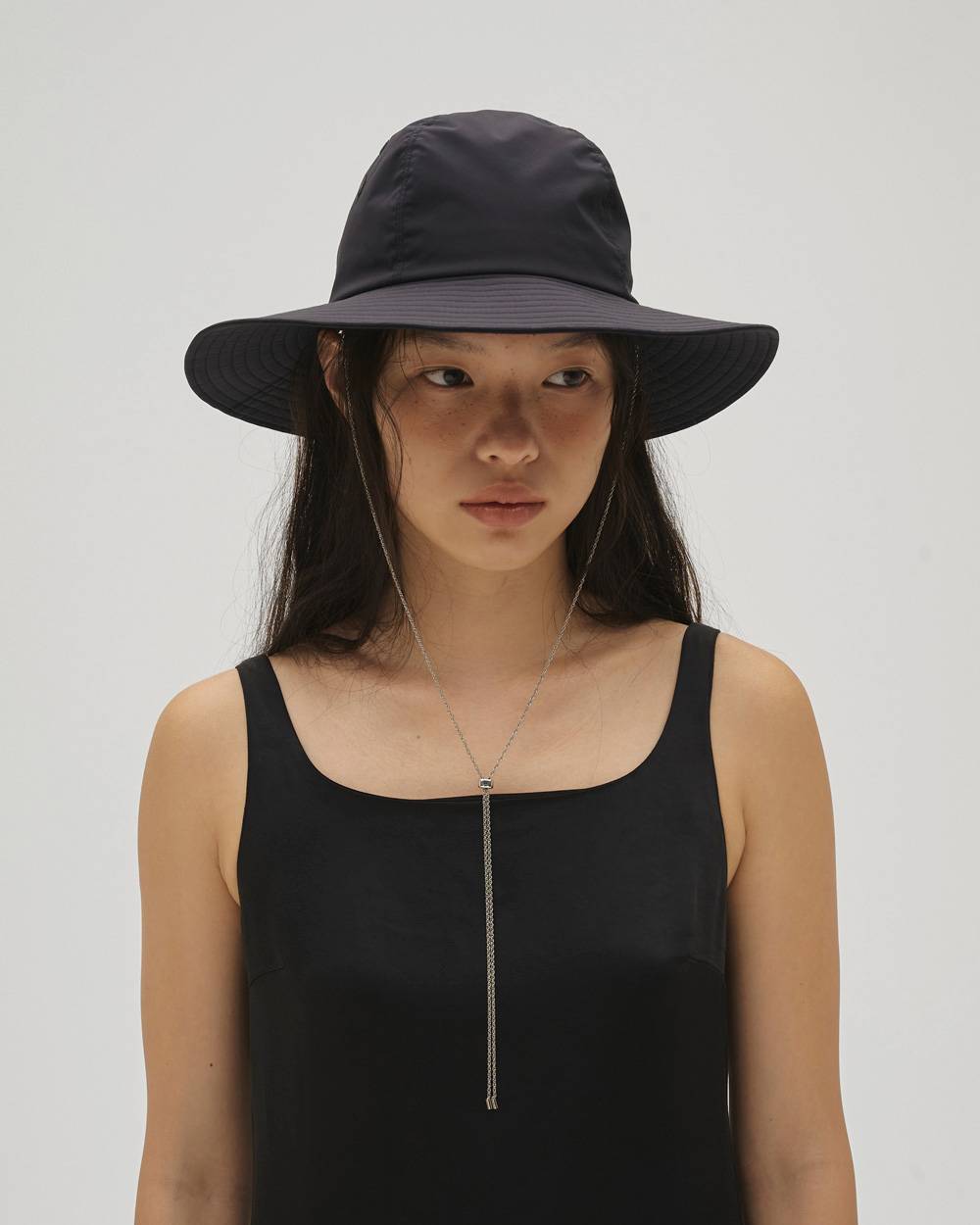 La maison de Lyllis CHAIN HATKEEPER La maison de Lyllis CHAIN HATKEEPER,メゾンドリリス チェーンハットキーパー,82611003,メゾンドリリス,ハットブランド,チェーン,ハットキーパー,ヘアアクセサリー,アクセサリー,lifes,ライフズ,LIFE’s