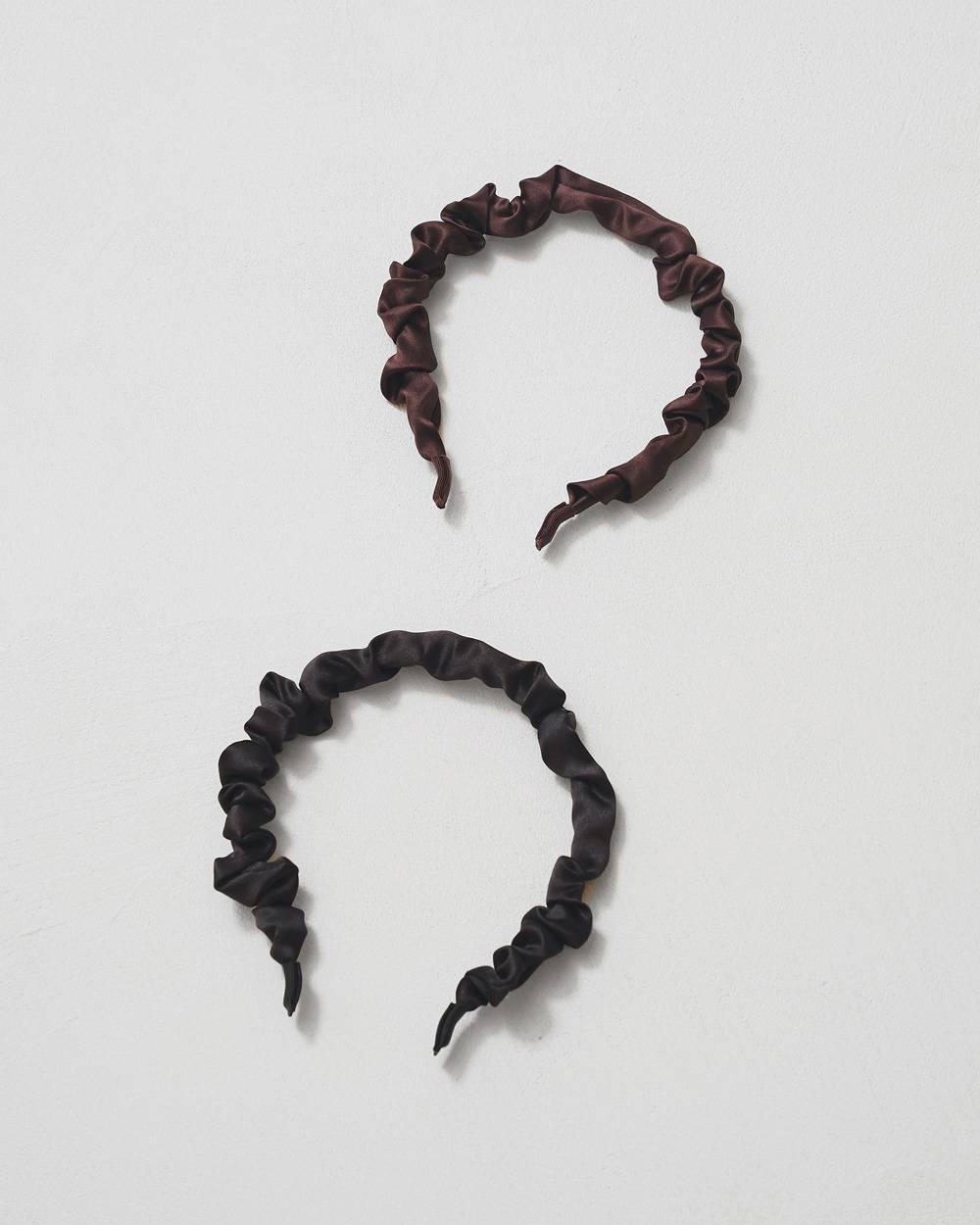 Satin Gather Headband Satin Gather Headband,サテンギャザーヘッドバンド,82611026,ヘッドバンド,アクセサリー,サテン,カチューシャ,lifes,ライフズ,LIFE’s