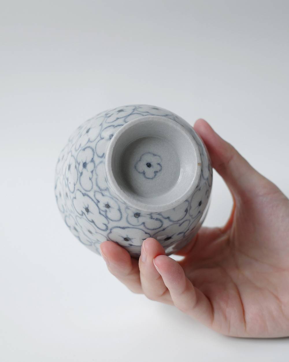 文祥釜　青花花詰めコップ 文祥窯　白磁草花型打7寸皿,ぶんしょうがま コップ,82611202,白磁,文祥窯 ,馬場光二郎,有田焼,器,作家,皿,テーブルウェア,コップ,インテリア,lifes,ライフズ