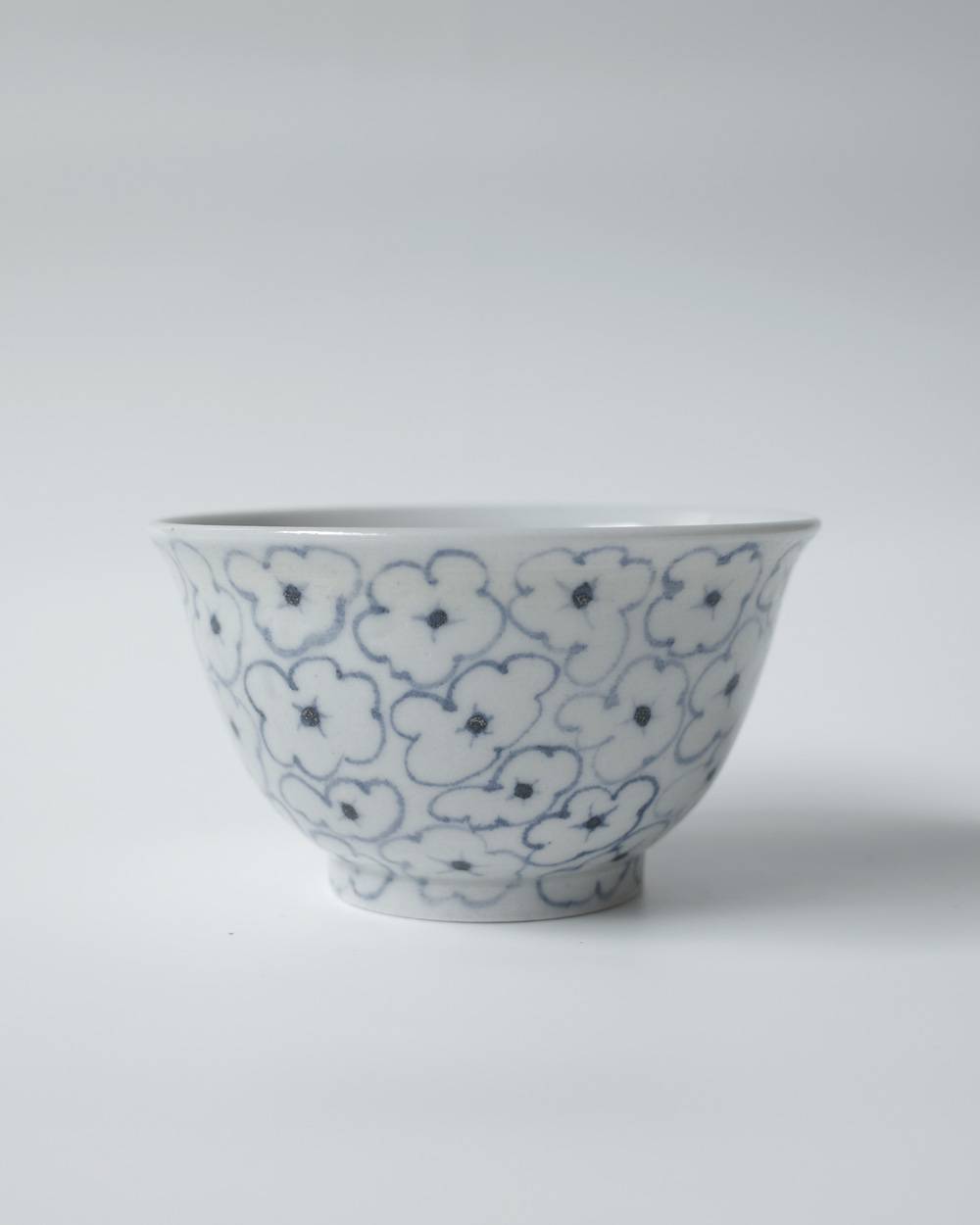 文祥釜　青花花詰めご飯茶碗 文祥釜　青花花詰めご飯茶碗,ぶんしょうがま ごはんちゃわん,82611203,白磁,文祥窯 ,馬場光二郎,有田焼,器,作家,皿,ちゃわん,テーブルウェア,インテリア,lifes,ライフズ
