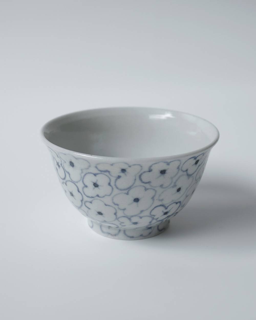 文祥釜　青花花詰めご飯茶碗 文祥釜　青花花詰めご飯茶碗,ぶんしょうがま ごはんちゃわん,82611203,白磁,文祥窯 ,馬場光二郎,有田焼,器,作家,皿,ちゃわん,テーブルウェア,インテリア,lifes,ライフズ