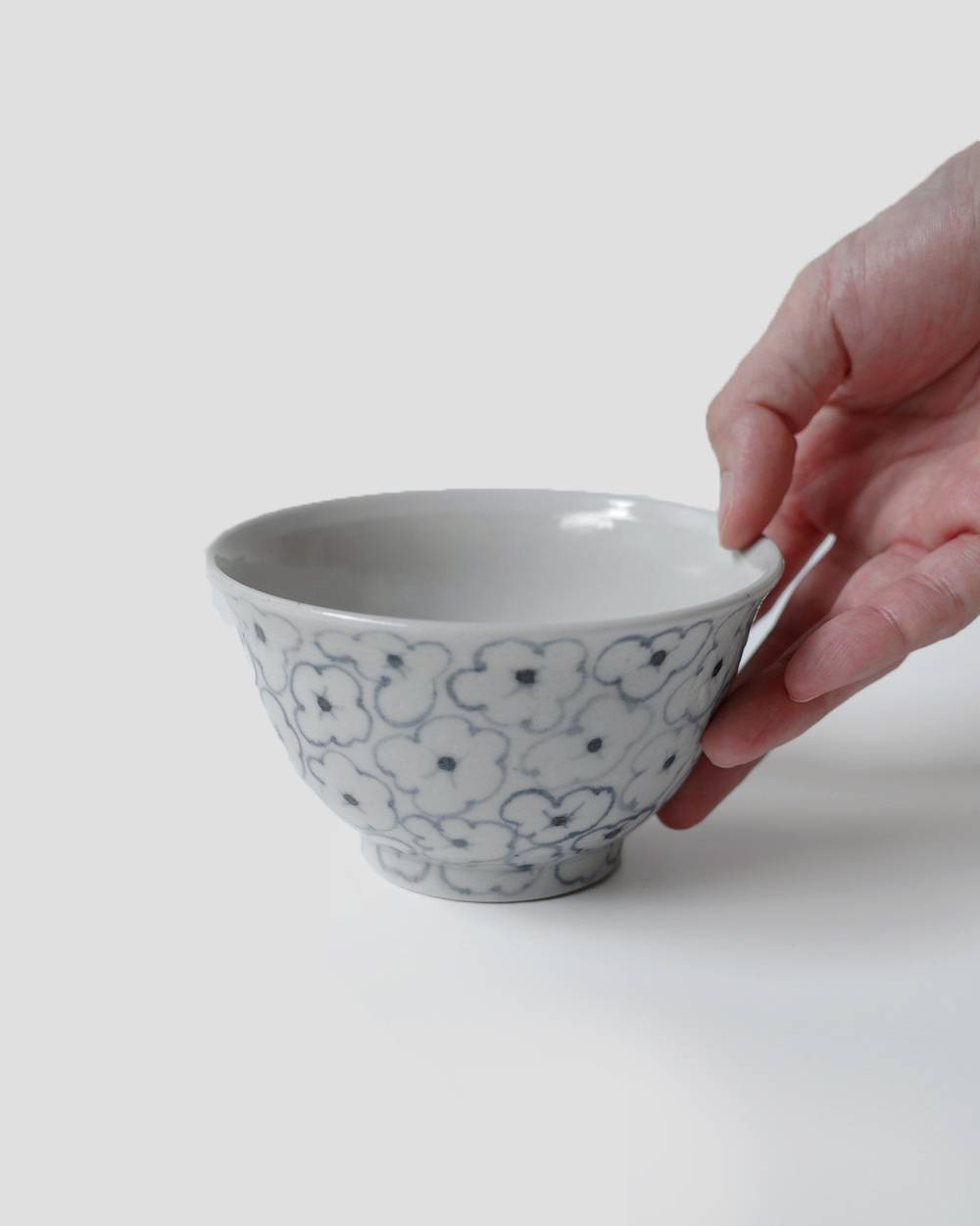 文祥釜　青花花詰めご飯茶碗 文祥釜　青花花詰めご飯茶碗,ぶんしょうがま ごはんちゃわん,82611203,白磁,文祥窯 ,馬場光二郎,有田焼,器,作家,皿,ちゃわん,テーブルウェア,インテリア,lifes,ライフズ