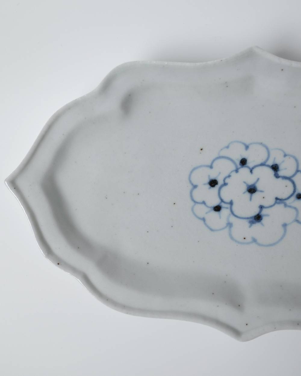文祥釜　青花小花綾花タタラ皿 文祥窯　文祥釜　青花小花綾花タタラ皿,ぶんしょうがま たたらさら,82611210,白磁,文祥窯 ,馬場光二郎,有田焼,器,作家,皿,テーブルウェア,インテリア,lifes,ライフズ